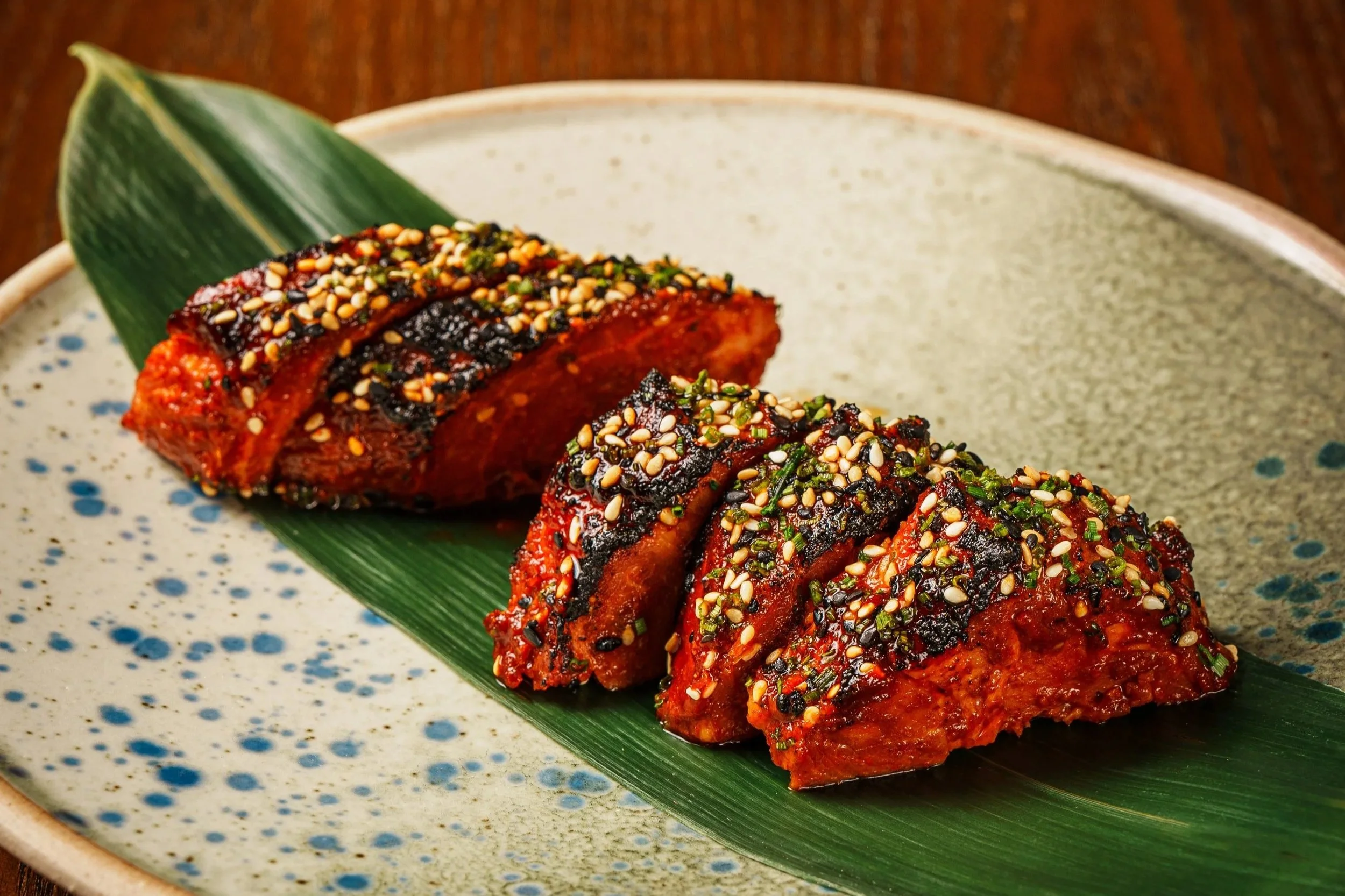 A playful twist on Cantonese barbecue pork, Iberico pork shoulder is marinated with Kashmiri chilli and roasted in the tandoor, bringing smoky Indian warmth to a Hong Kong favourite.
