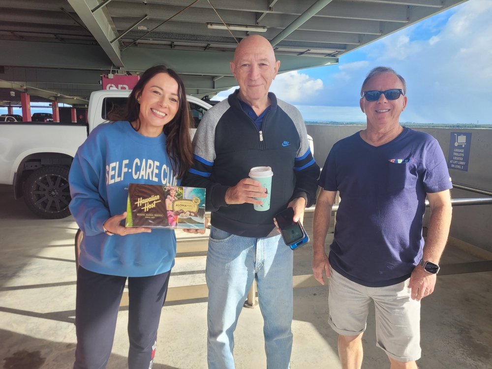 Julia meeting fans at the airport