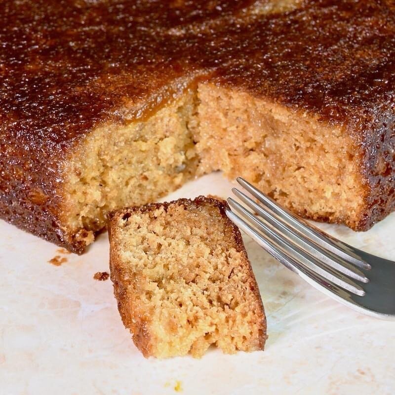 I know it's not the weekend yet but this Malva cake is too good to wait that long to make! A South African dessert, it is made with a generous helping of apricot jam. Soaked in a creamy, buttery syrup and served  warm with custard, whipped cream or i