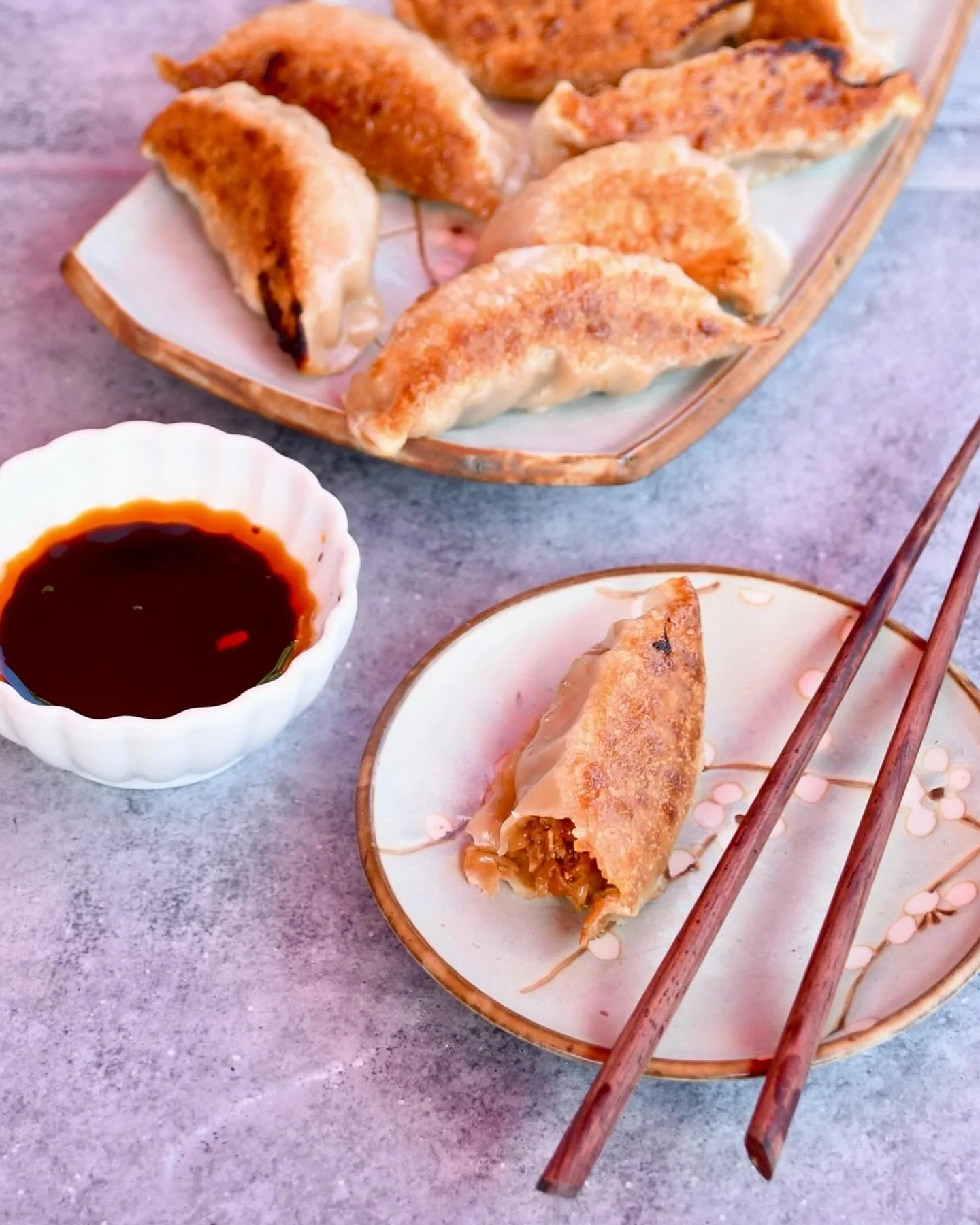 Delicious, easy to make gyoza that you will crave all the time! Recipe and blog post from Hakone, Japan in the link in bio
