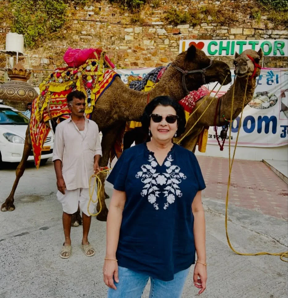 Just look at these cute camels! Found them walking along the road but kept a healthy distance between us 😅