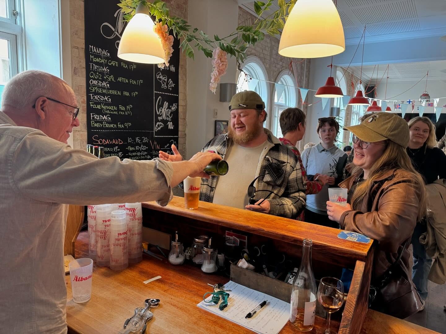 I går fejrede vi vores mange og seje frivillige der hjalp til med Robot & Science festival. ππ₯³
Der var lækker mad, kolde drikke, en quiz, gaver og masser af god energi! π₯β¨β€οΈ
@ungodense @byensunge @robotogscience