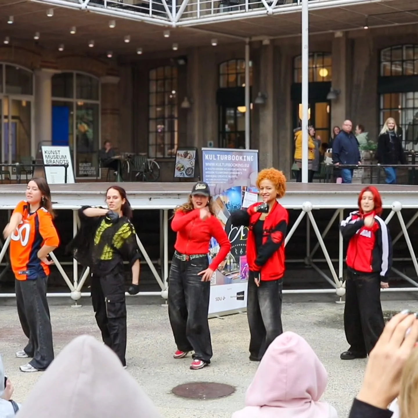 Yesterday was so much fun 😍 a whole day full of energy, dance, and K-pop hype! ✨ Thank you so much for joining us, and we hope to see you all again very soon 🫶. Special thanks to @code9_official for being the star of the day ❤️.

A huge thank you t