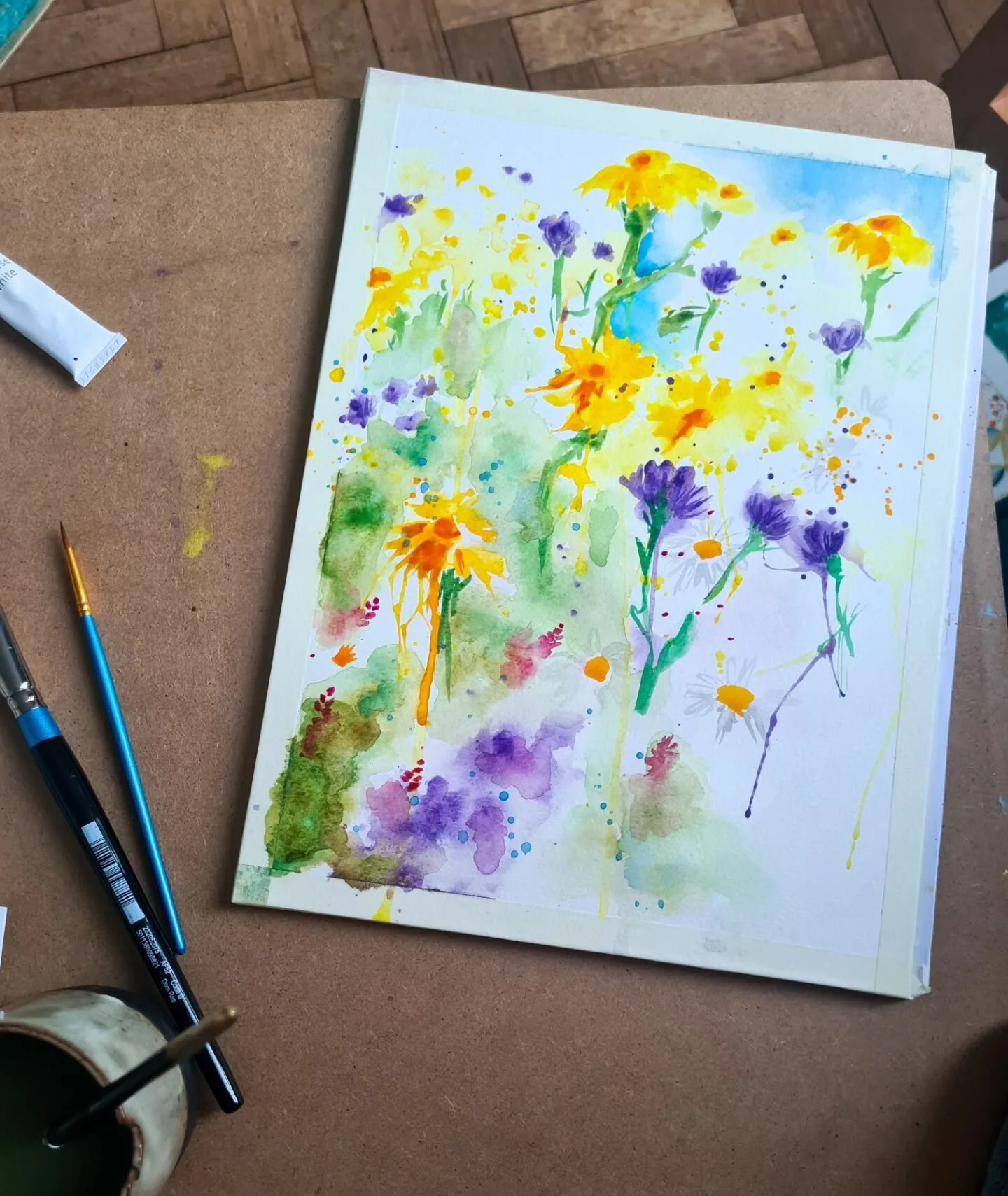Really feeling autumn hitting hard now... so I'll keep dreaming of summery fields!
.
Watercolour, ink and pen, A4
.
#progresspic #watercolour #floralwarmup #floraldesign #summerflowers #watercolourflowers #penandink #drawingsketch #artistsoninstagram