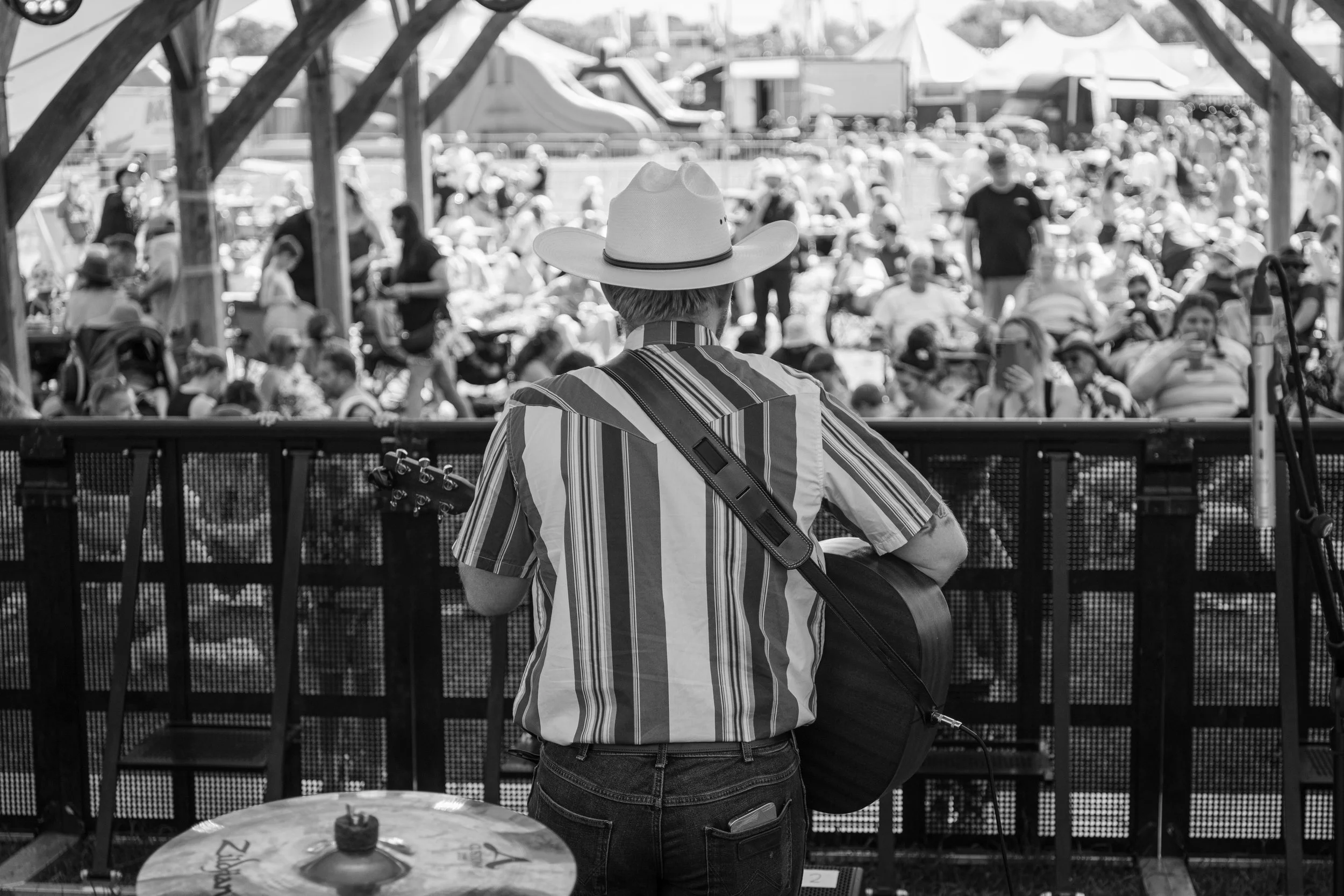 Capturing Nearly an Entire Festival Stage