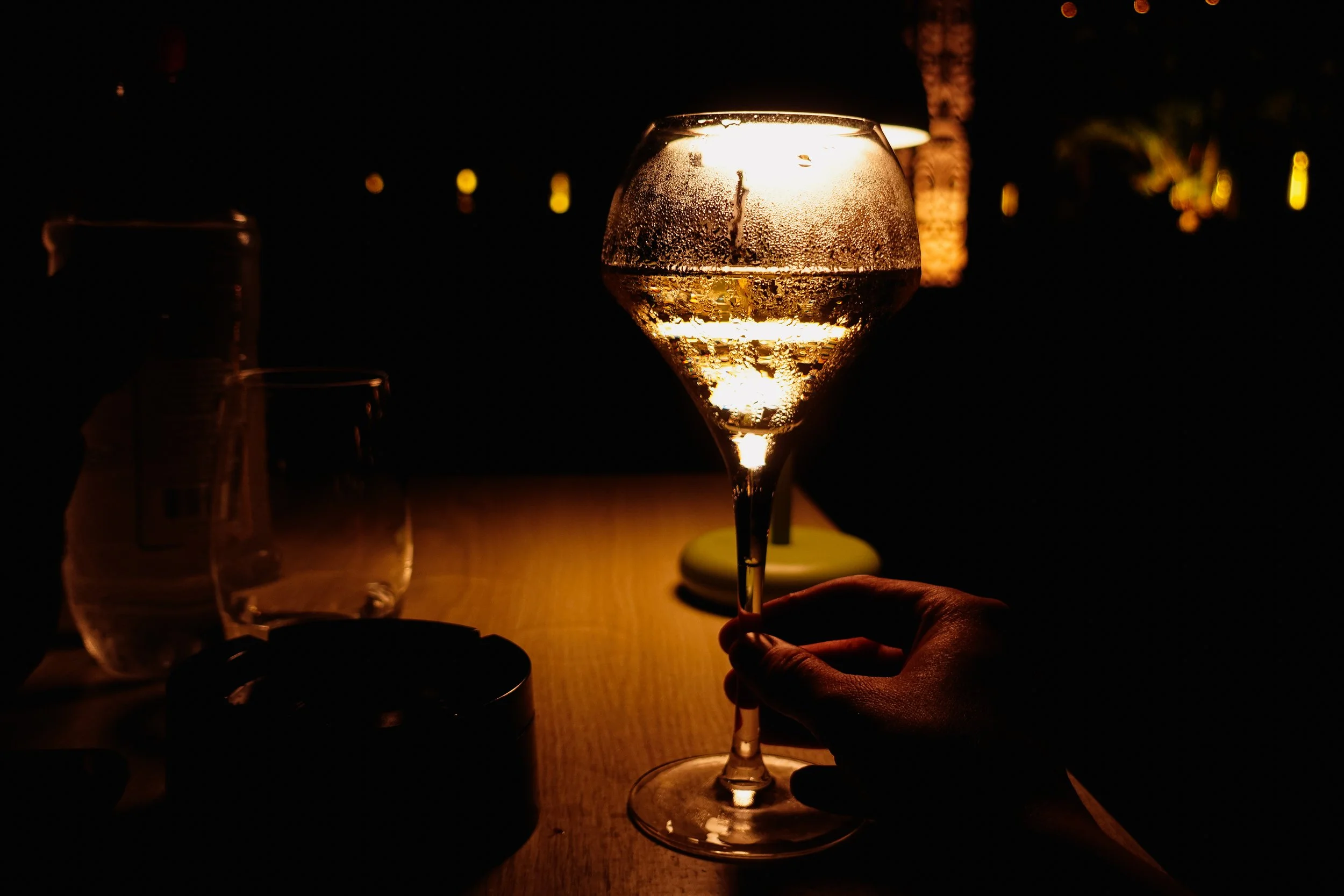 Solo, Cook's Bay Hotel