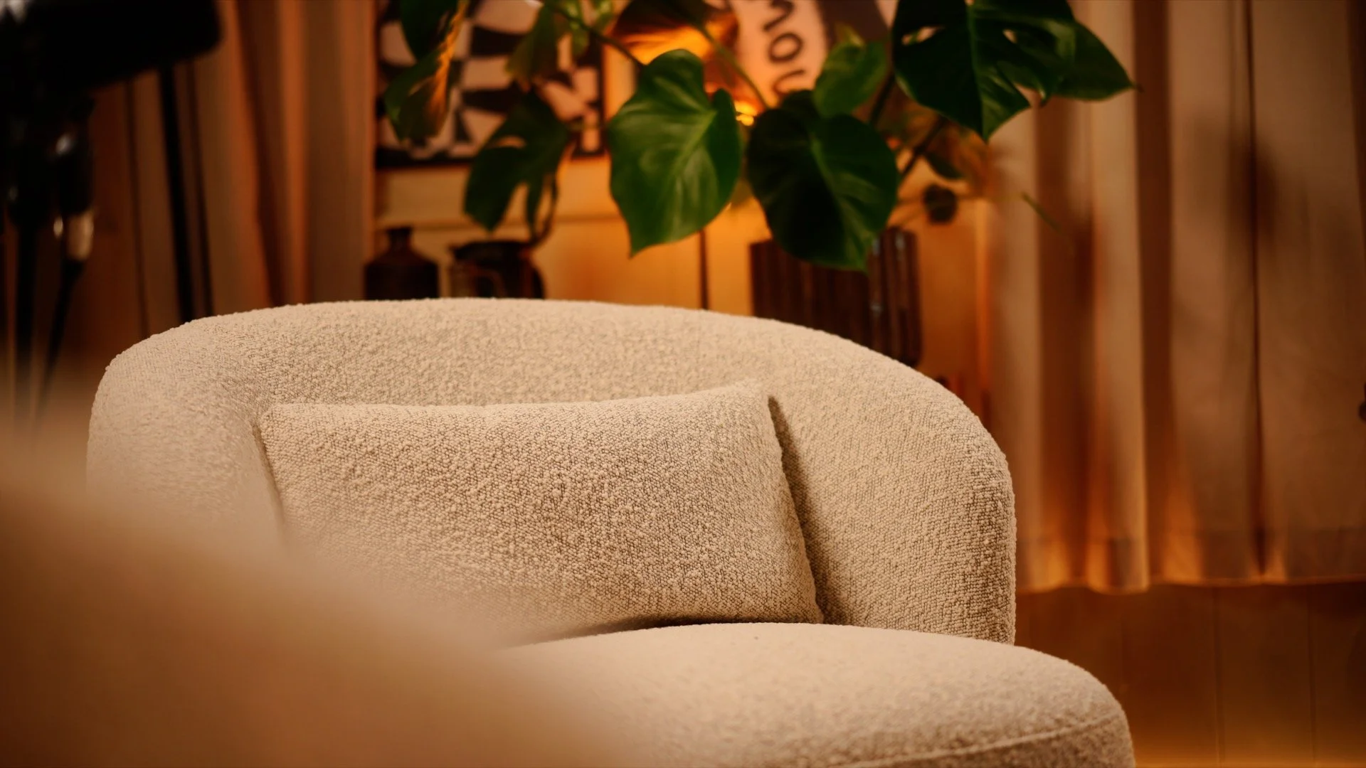 STUDIO 2 HORIZONTAL2.jpg