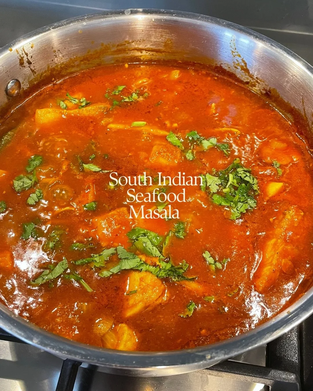 Fish, prawns, crab - each needs its own special taste! My secret masala is now yours. Make it like paati says, so delicious!

Enoda secret masala ipo ungalukku. Paati solra maari senji parunga, romba taste!

A robust, aromatic masala crafted for seaf