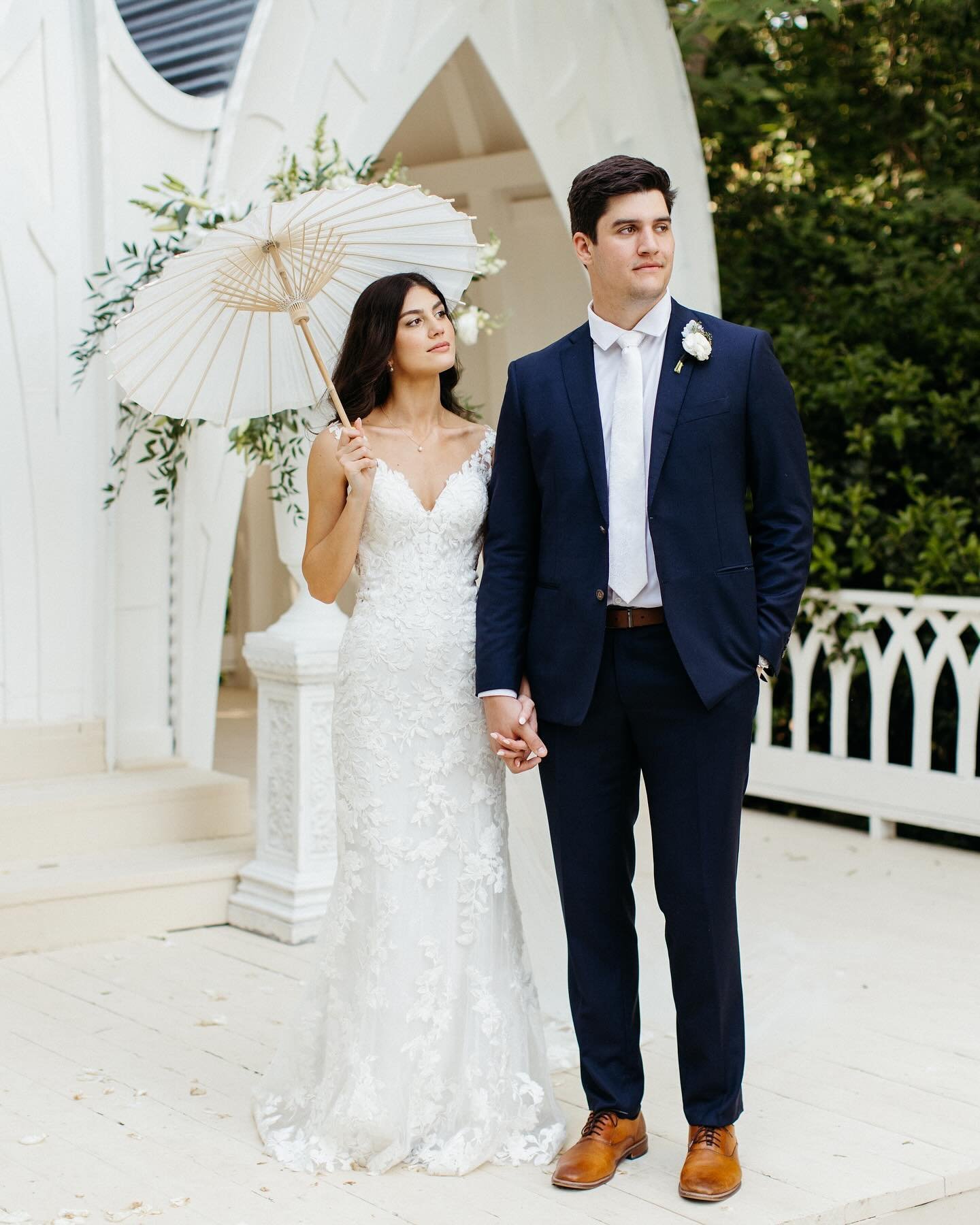 A gorgeous and whimsical May wedding at @thewildflower301 🦋✨ #HEIRLOOMFOTO

⭐️ TEAM ⭐️

Makeup: @bridalbeautyauthority Venue: @thewildflower301 planning and design: @lauraburchfieldevents @sydneywoodz linens: @idolinens dress: @idobridalathens 
Flor