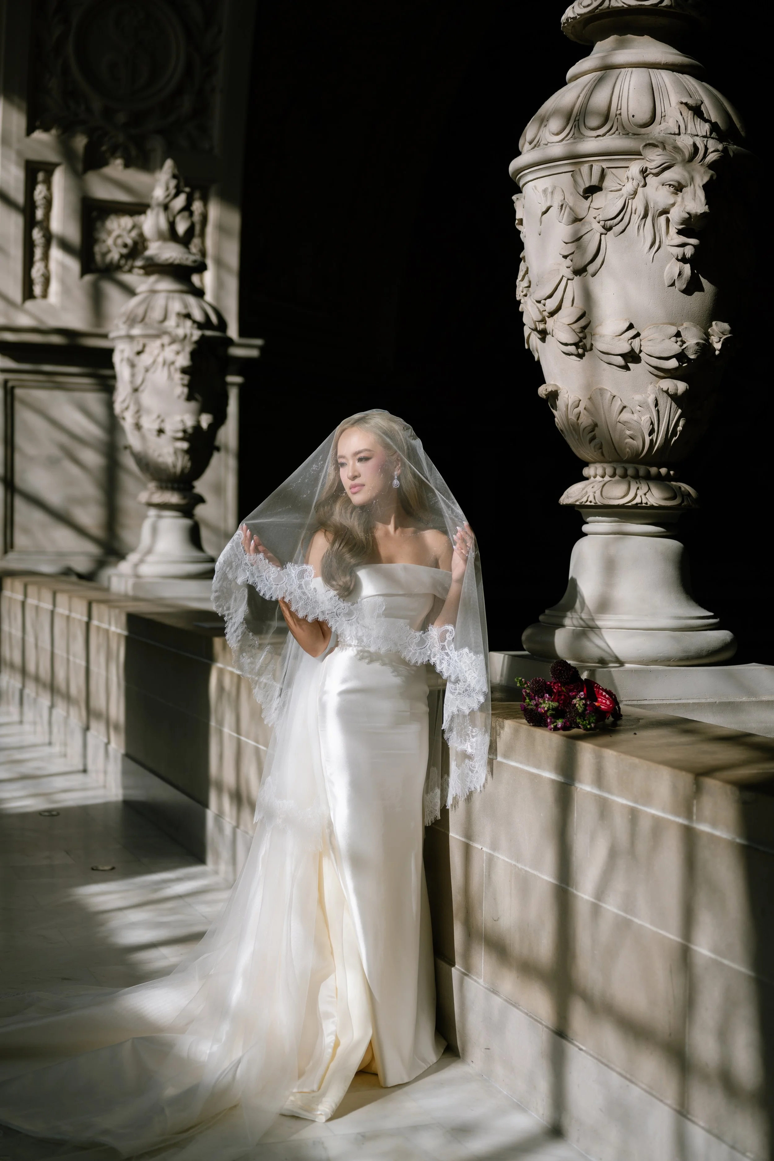 Luxury wedding couple ceremony photographed at San Francisco Courthouse by Heirloom Foto
