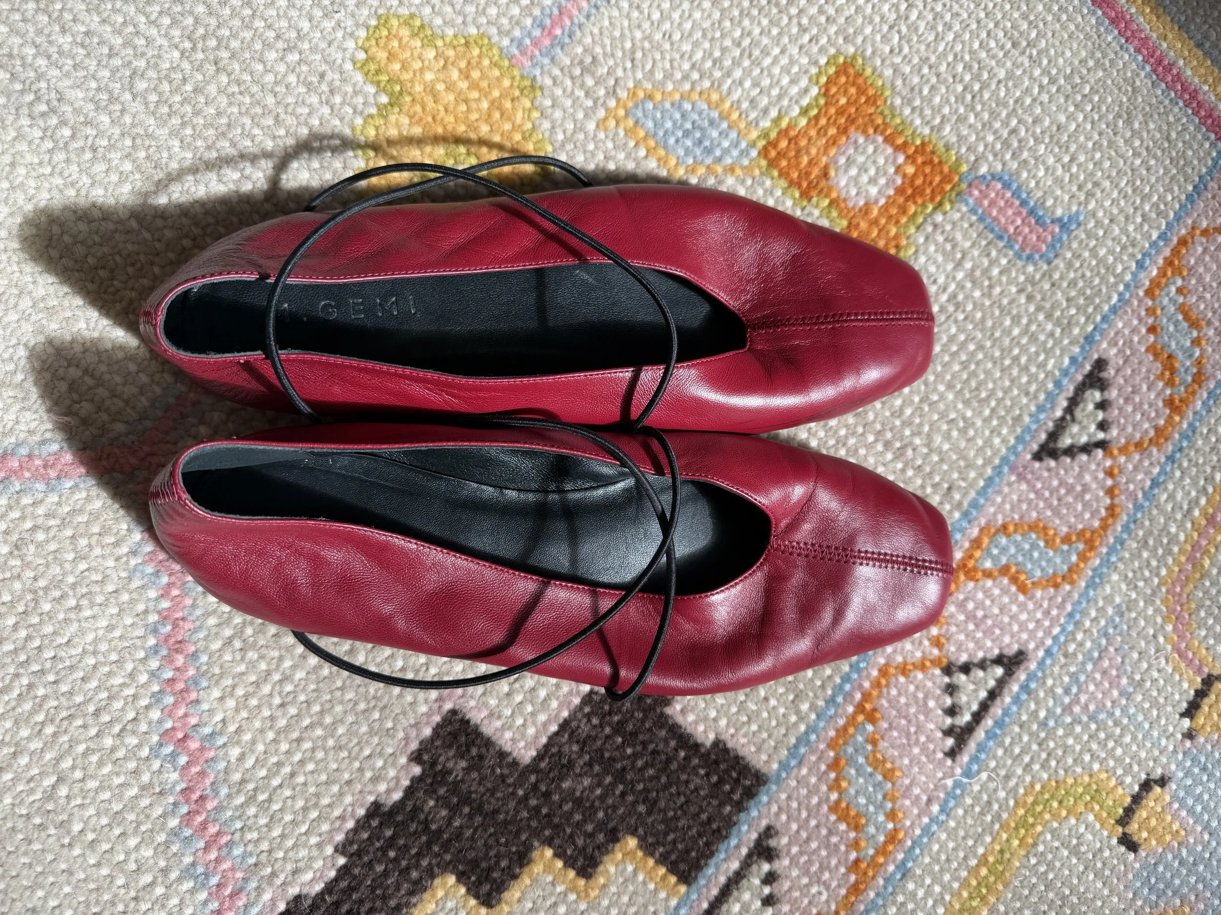 M.Gemi red flats