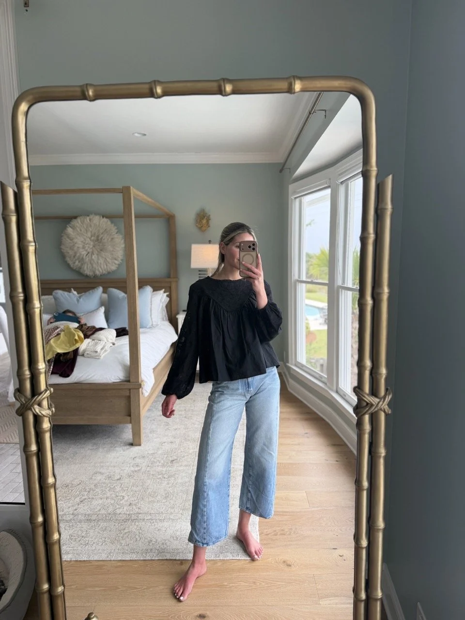 Tuckeruck Black long sleve top