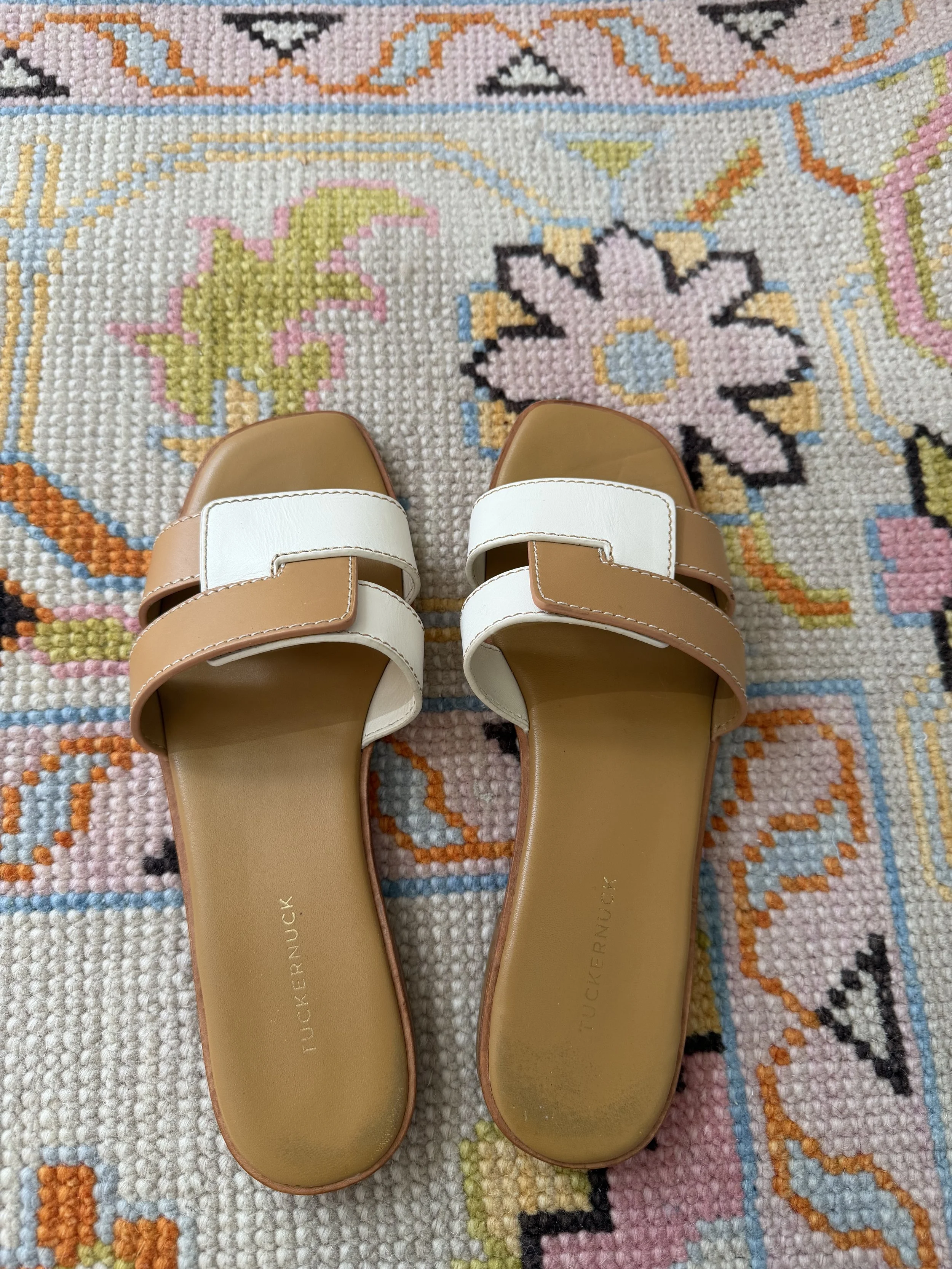tuckernuck tan and white sandals