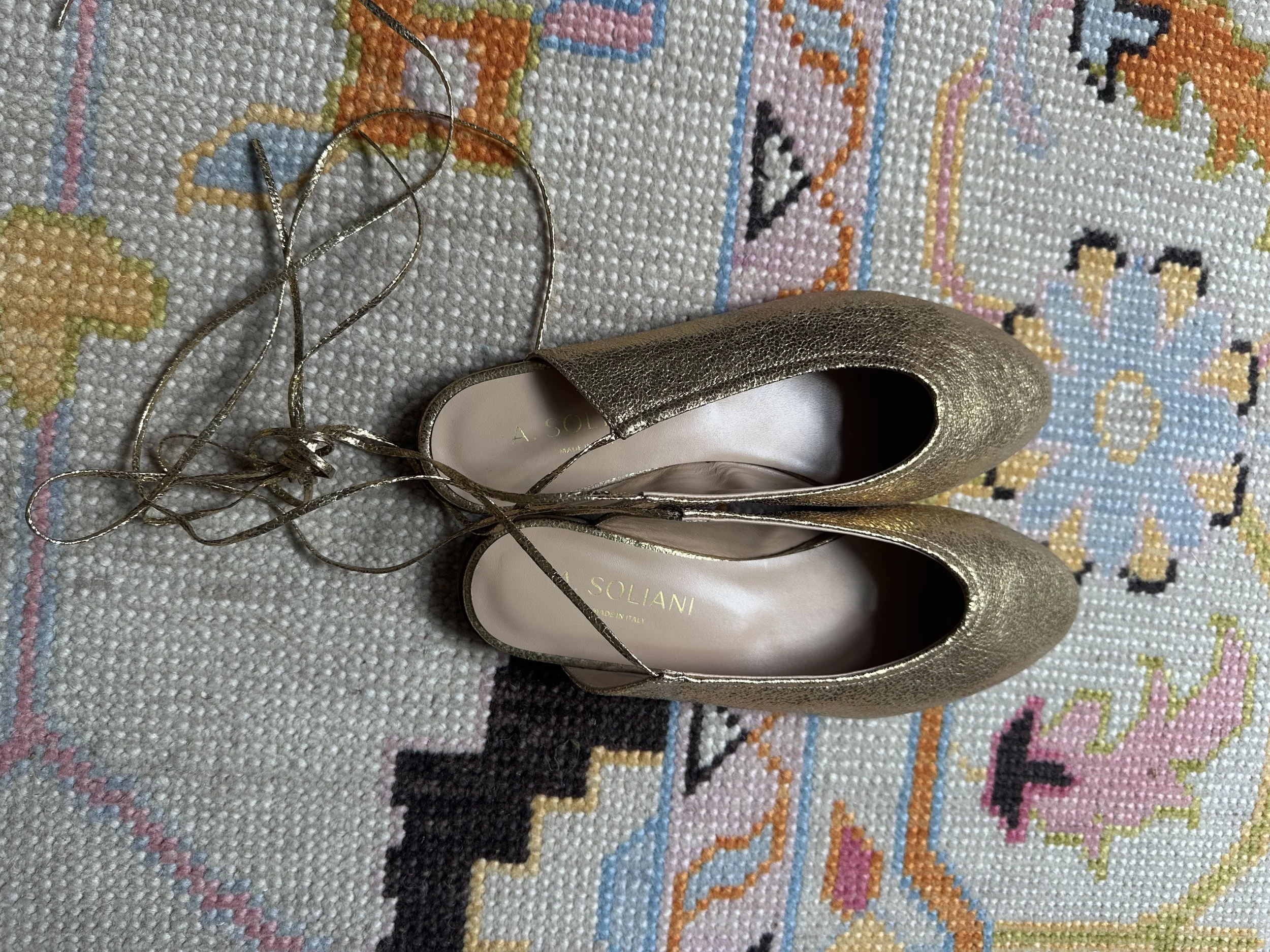 a.soliani gold flats