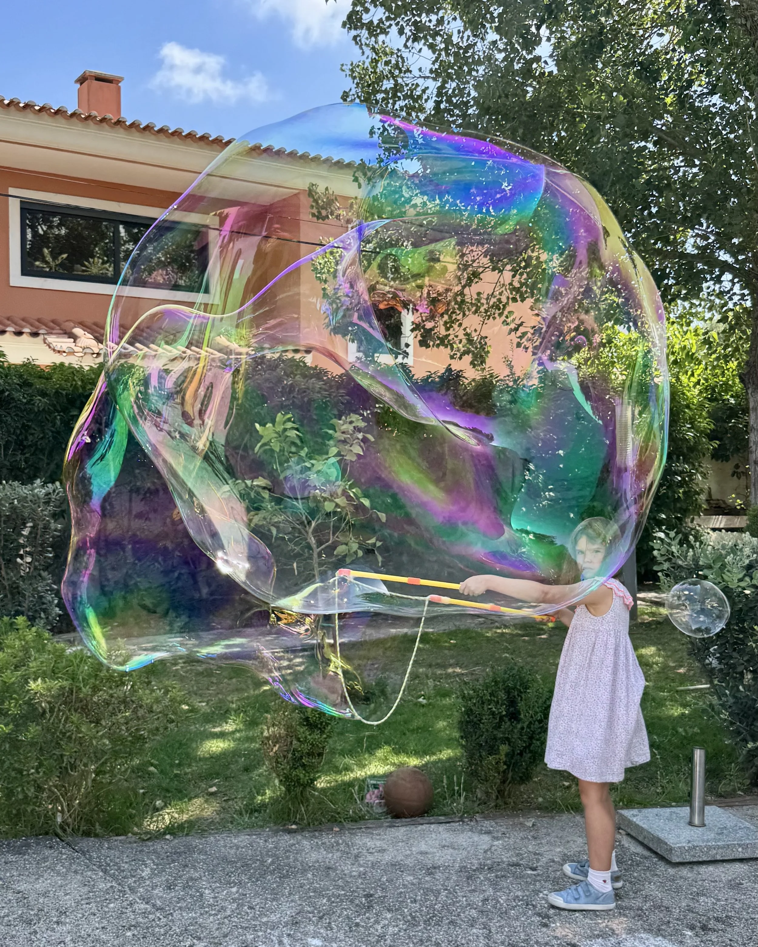 Giant Bubbles