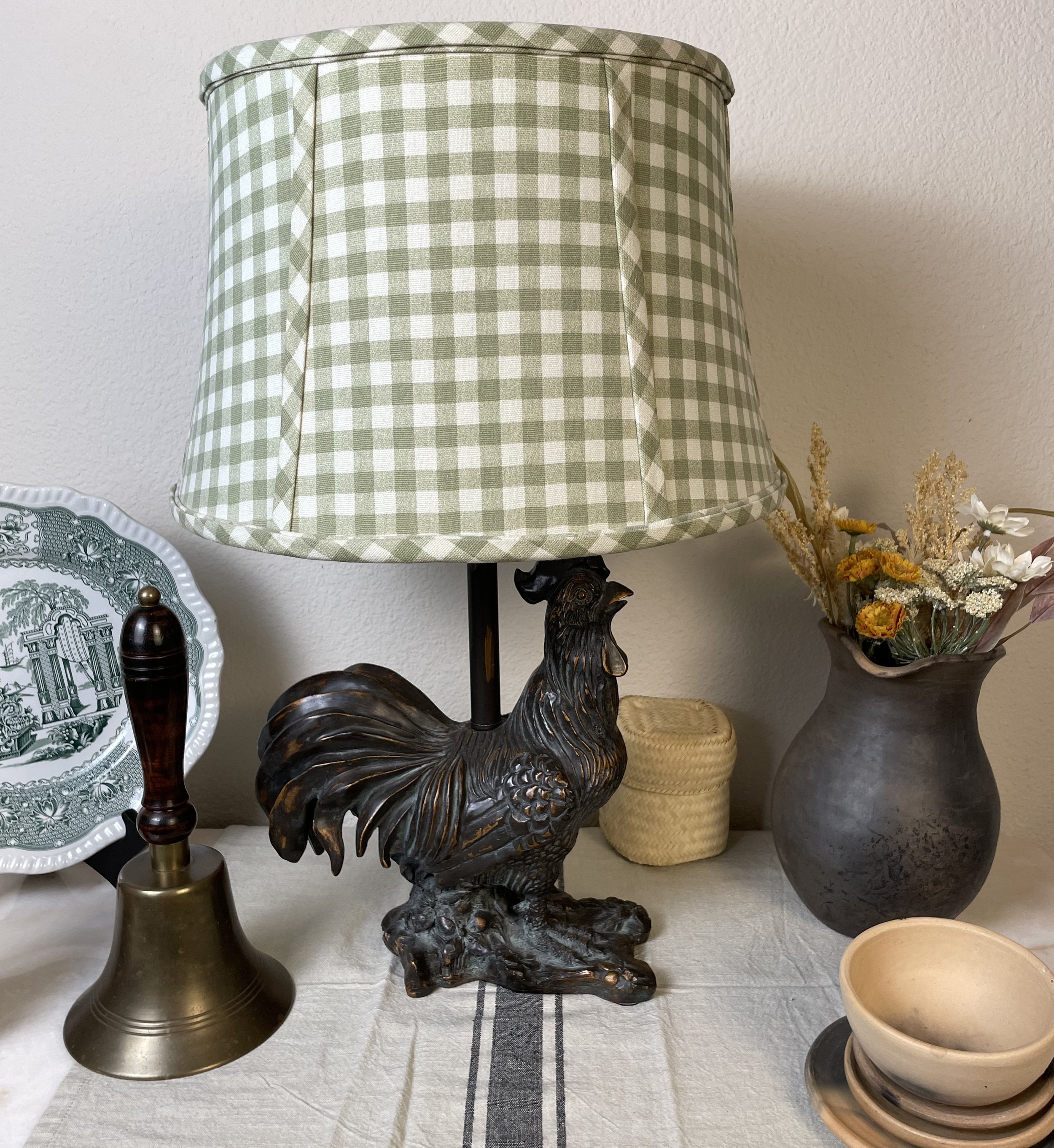 Vintage Farmhouse Rooster Lamp