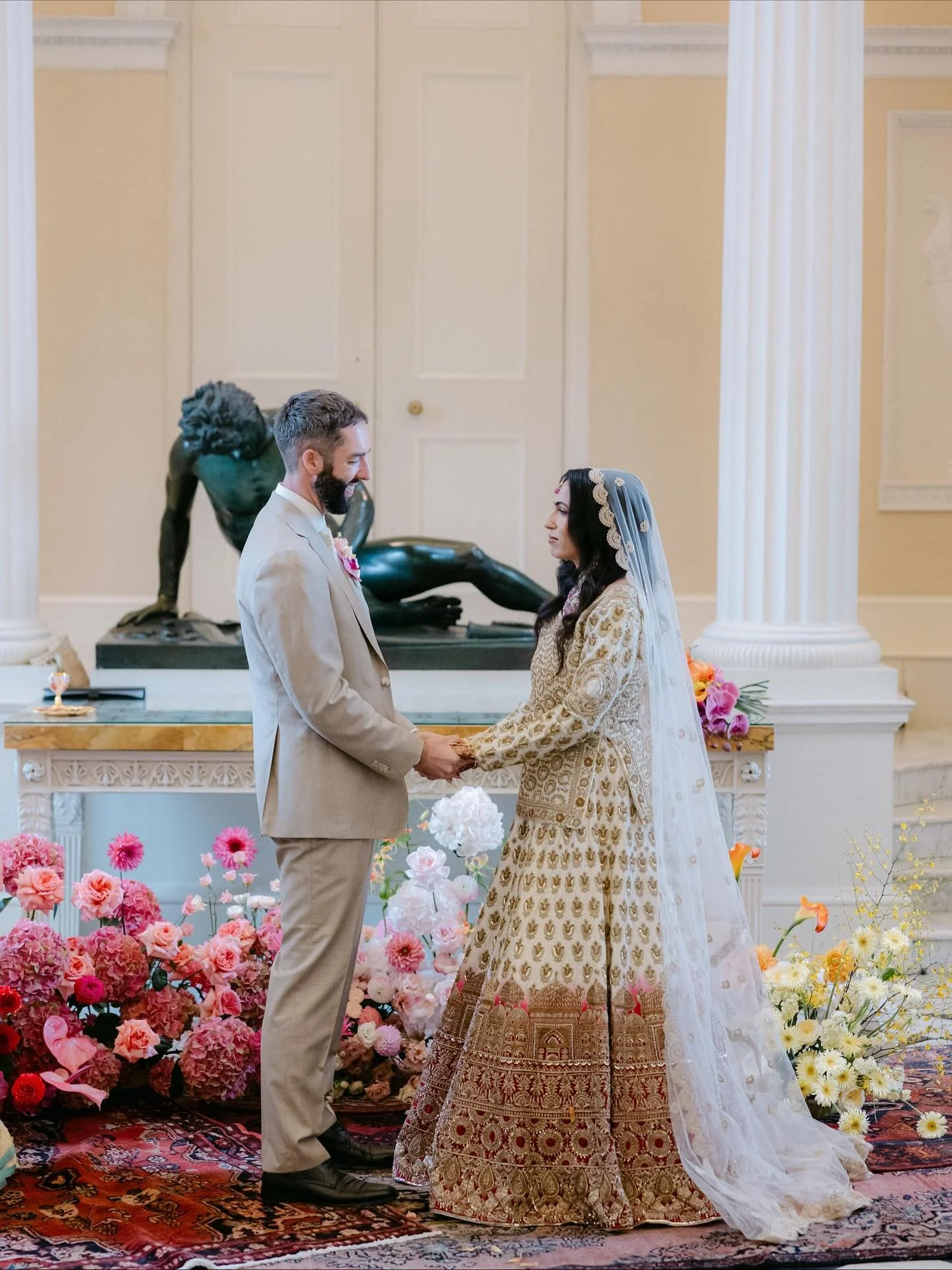 Magical days at an iconic venue with an iconic team! The brief was &lsquo;colourful sunset&rsquo; with unique flowers and to contrast against with the granduer and tradition of @syonparksevents ✨💫 

We were lucky enough to work closely with Charan f
