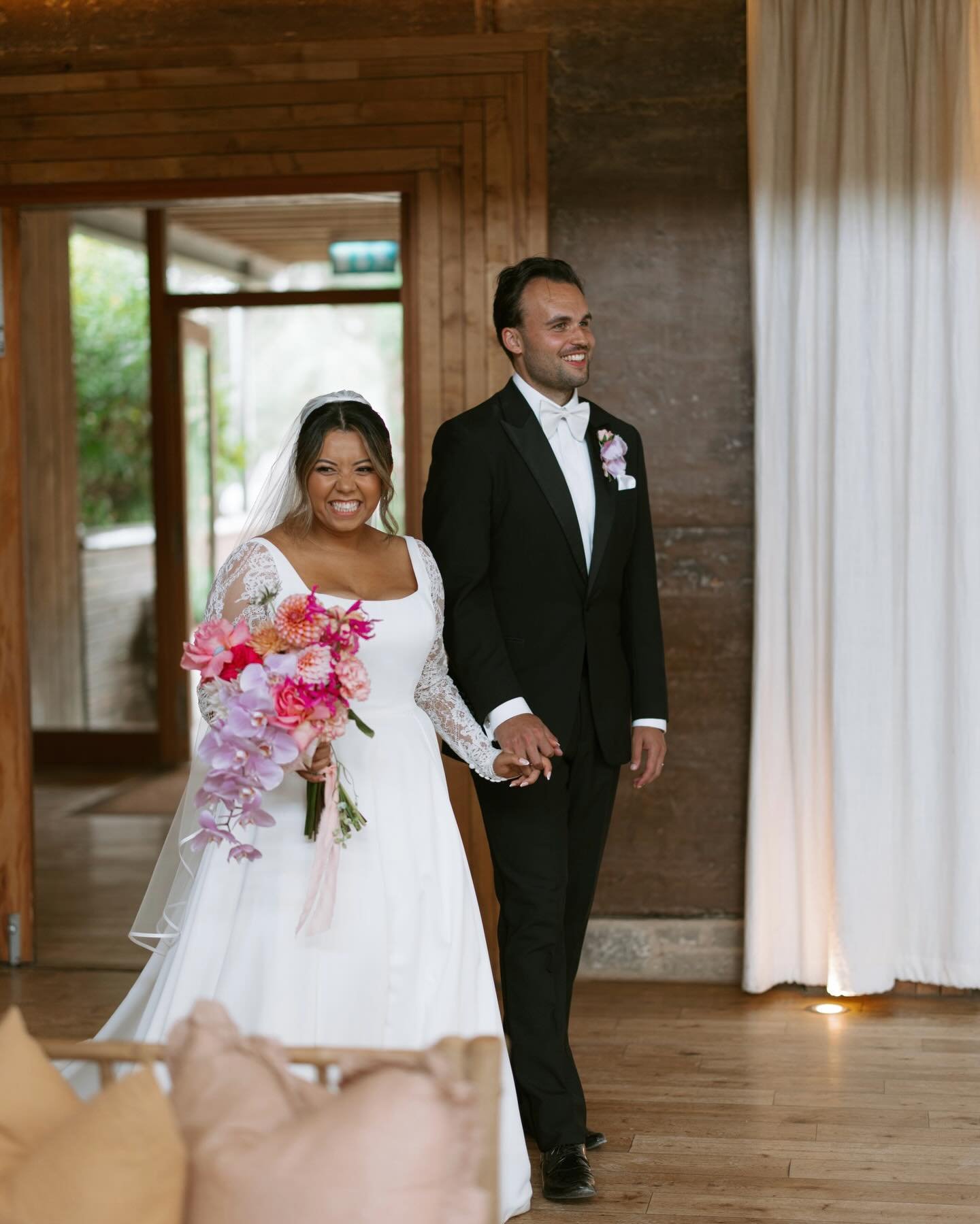 Hannah and Liam room reveal 
The room reveal moment at @elmorecourt with Hannah and Liam, and suddenly everything feels real ✨🤍 

They were an absolute joy to work with, fun, trusting, and open to every idea. Every detail within the space felt eleva