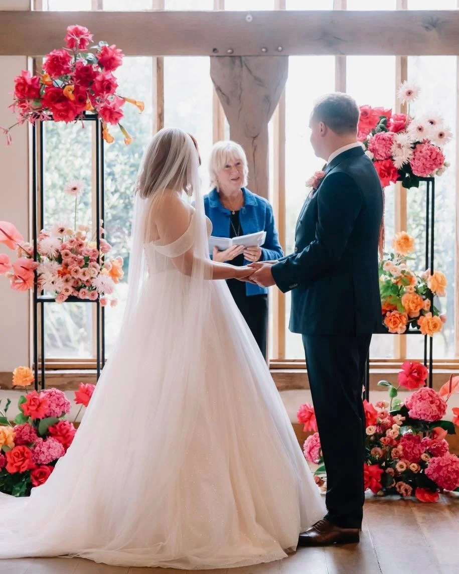 Daisy &amp; Joe 💞🧡 featuring their fluffy poodle that stole the show! 

A true Honey Bunch signature atheistic! 

📸 @ejlewis 

#wedding #weddingphotography #weddingflowers #floristy #colourfulflowers