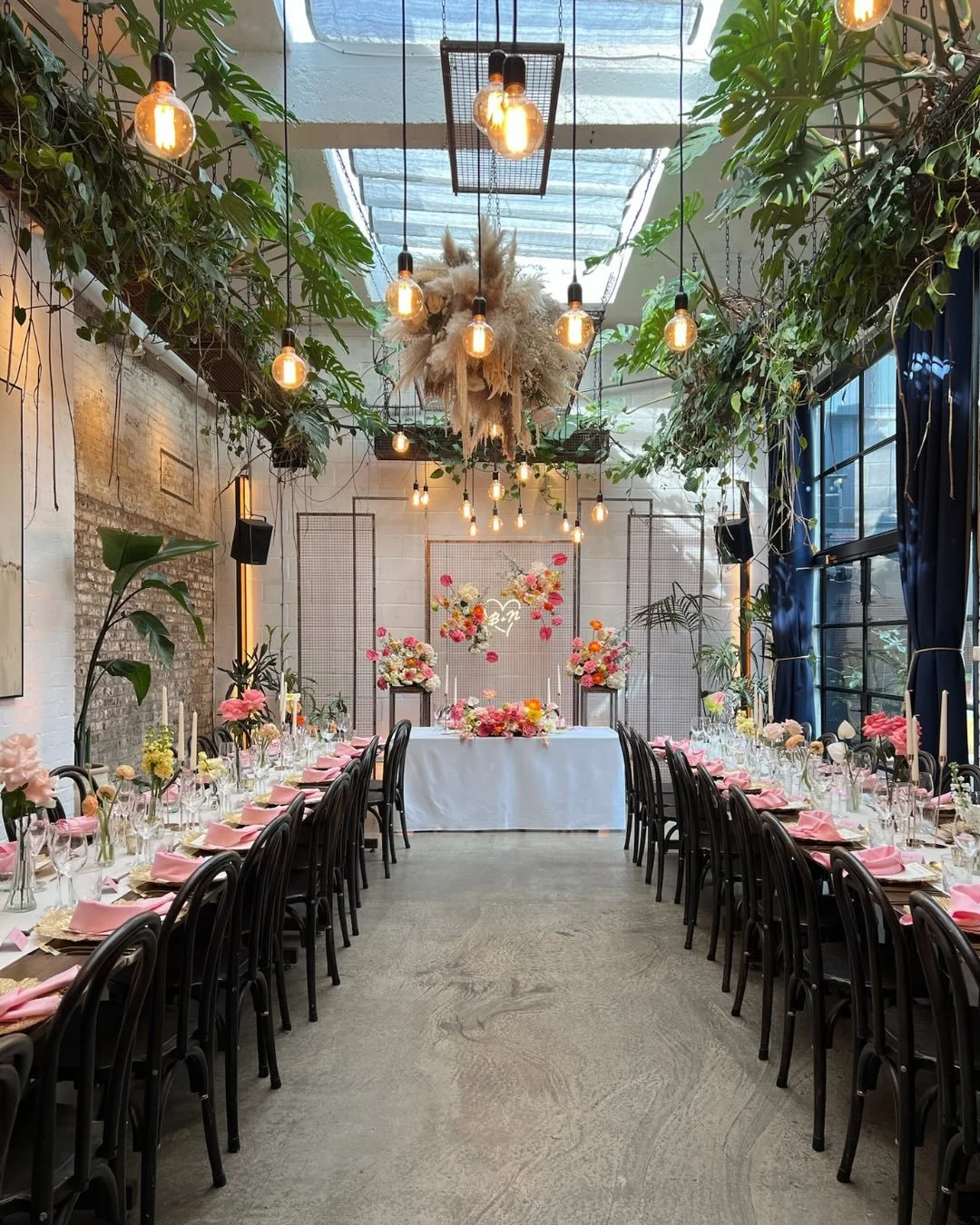 Is it too early to say this might be our favourite wedding of 2026?! ✨

Beth &amp; Nick&rsquo;s spring wedding at @thehackney.co and it was such a joy to be back at one of our favourite venues! We transformed the gridding with a statement floral back