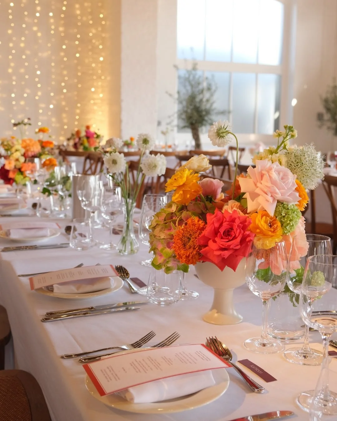 Dreamy dreamy tablescapes at @trinitybuoywharfweddings for Nina &amp; Matt on the hottest day of the year so far 🌞🥵 we layered @gaiavessels with a mixture of bud vases for a variety look and to bring pops of colour into the natural space&hellip; wh
