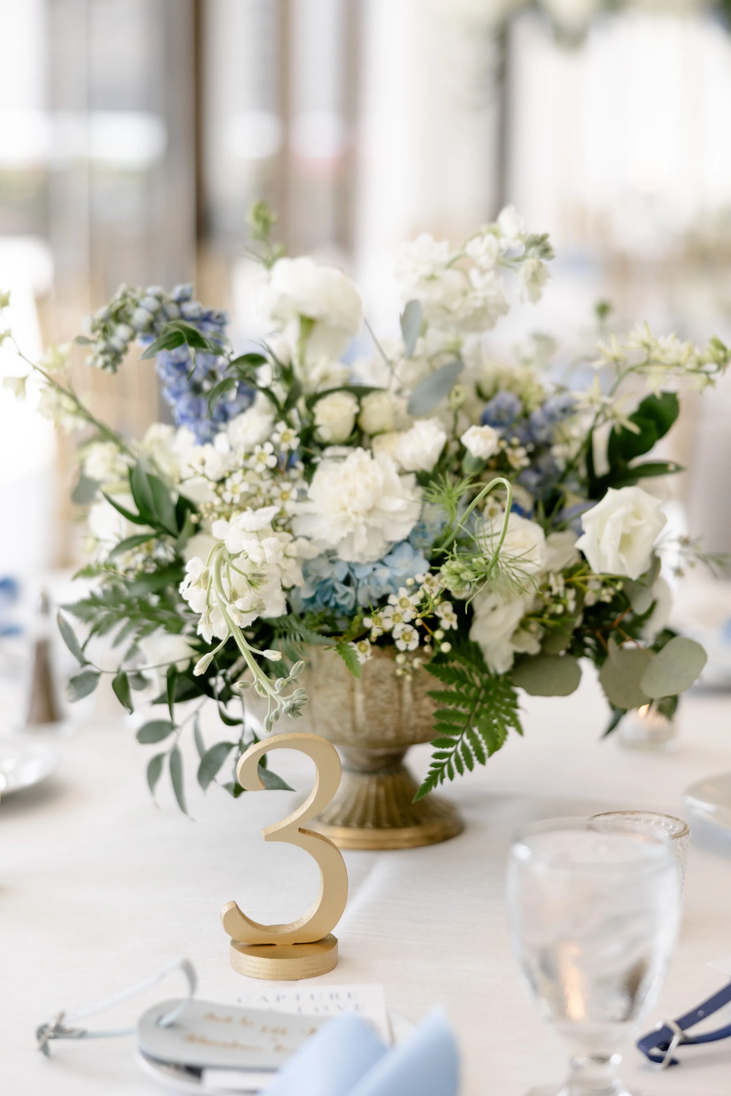 Low-stemmed bowl for low arrangement