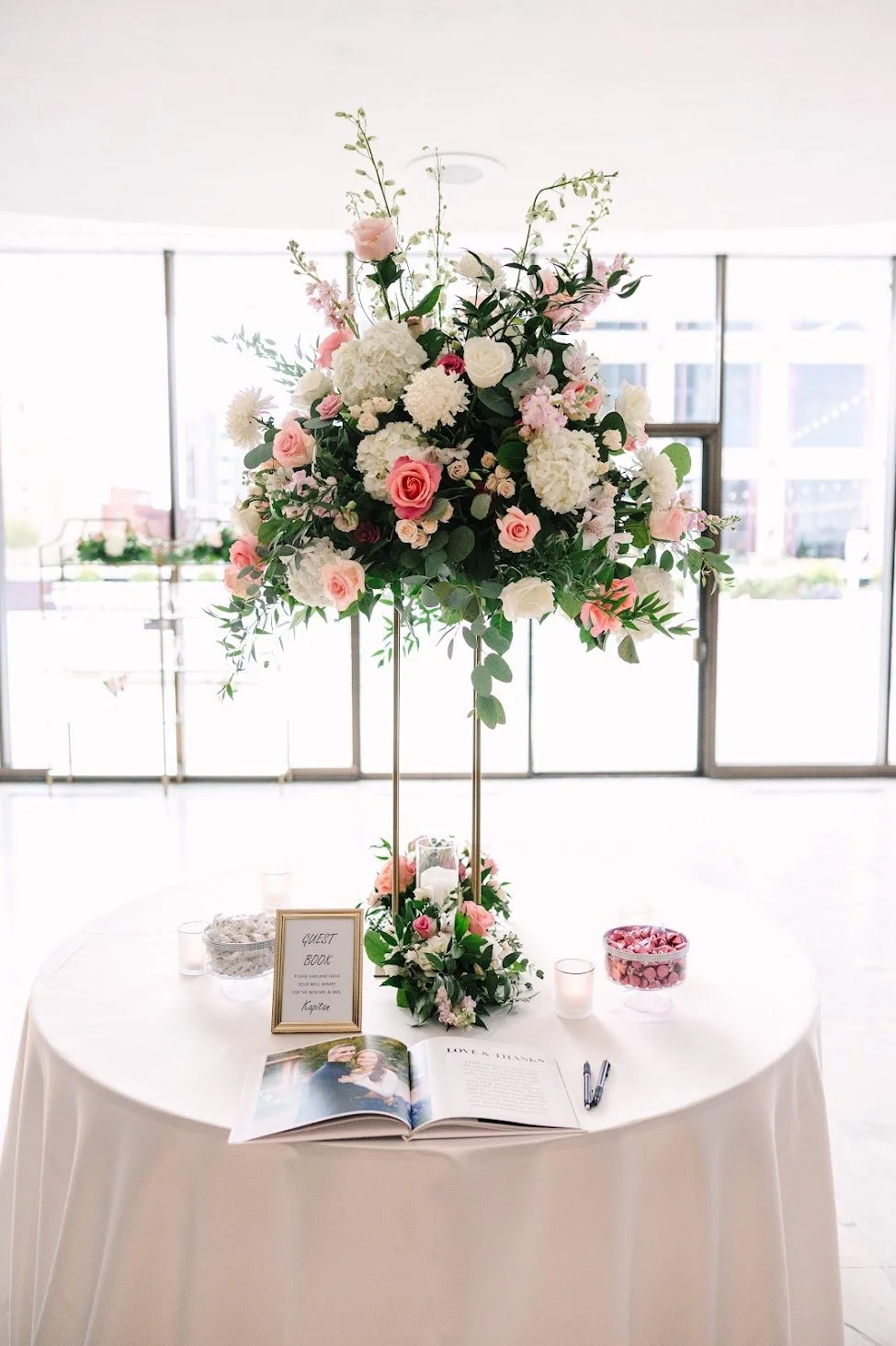 reception table 3.jpg