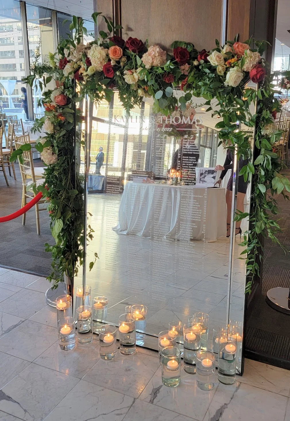 Garland for Signage - per 4 linear ft