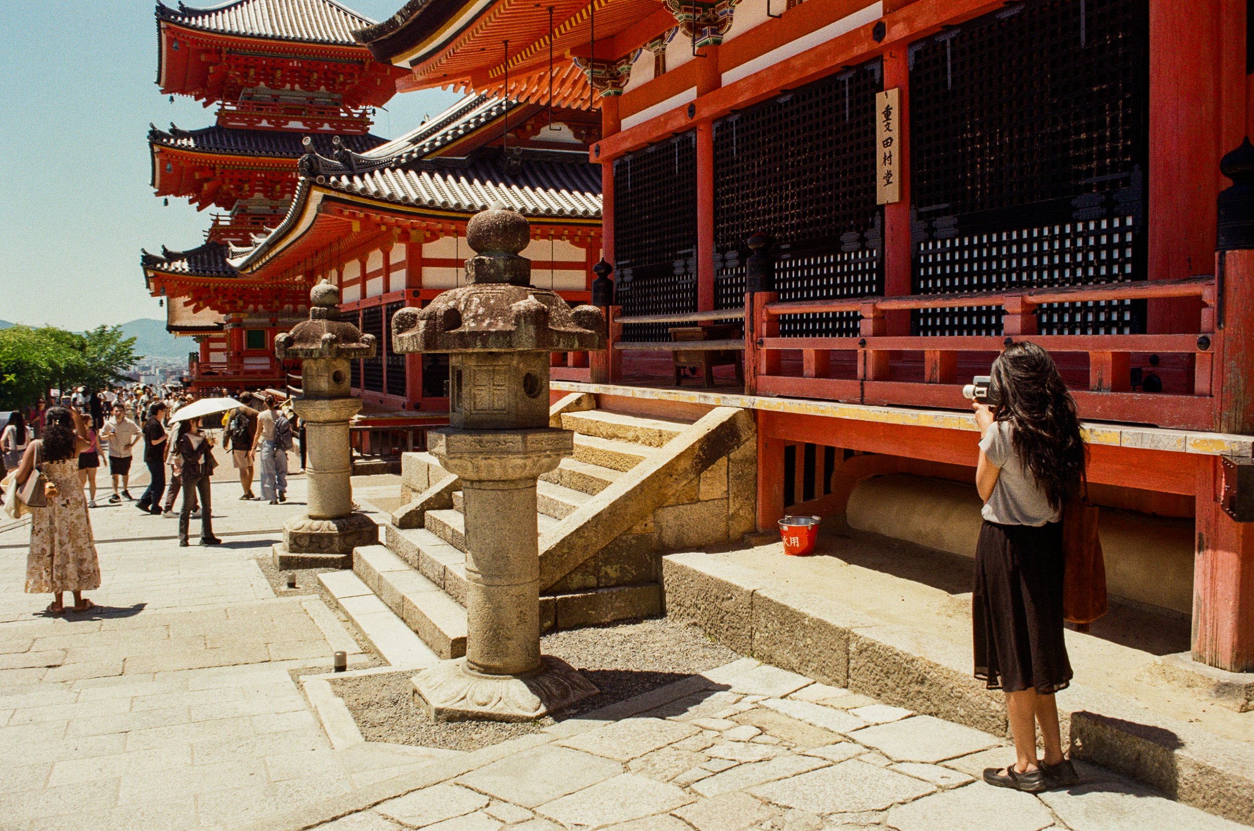 lomography_100_c_41_5681_135887_302784_001359900006.jpg