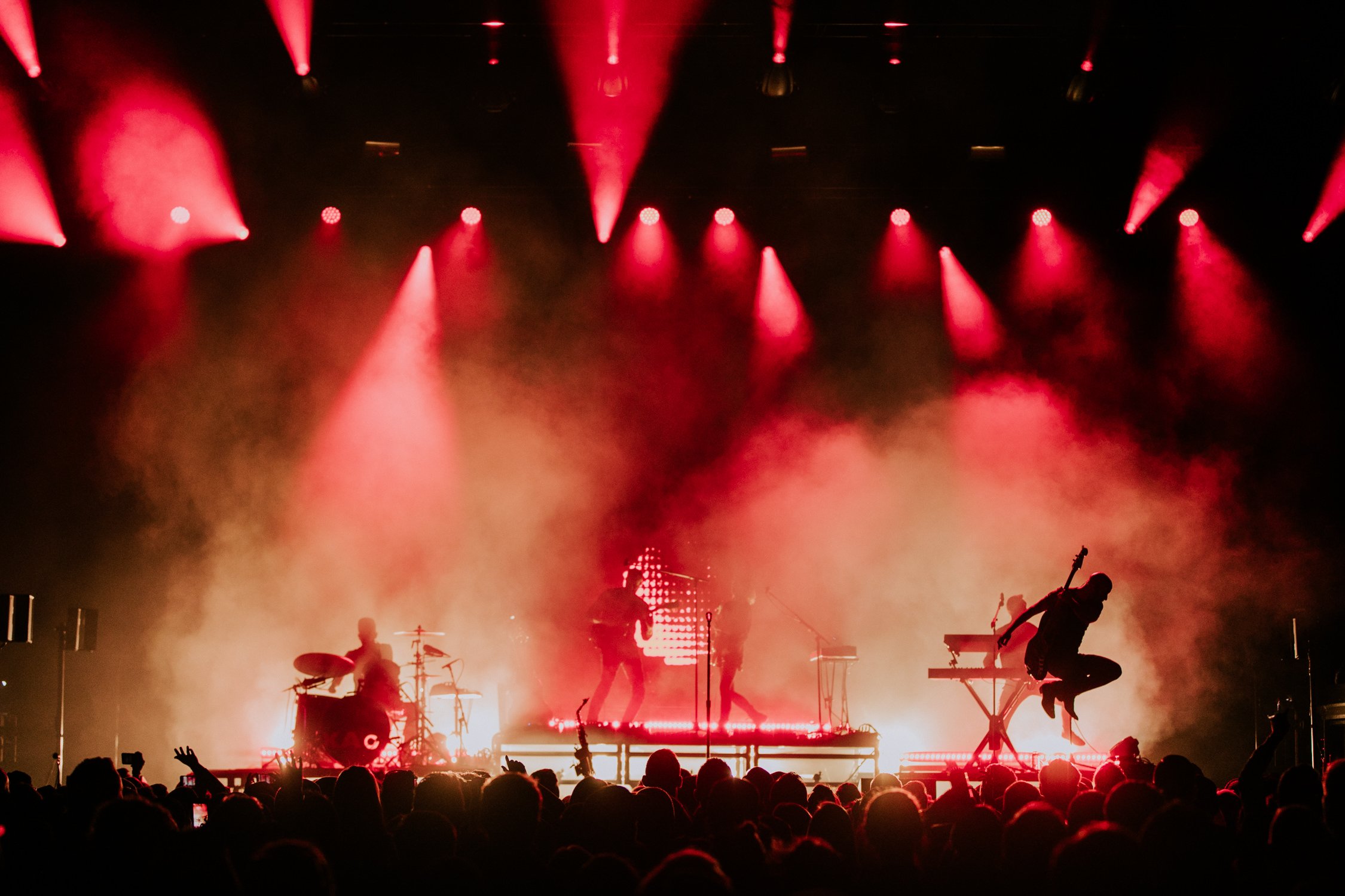 live-concert-silhouette-jump-x-ambassadors-AnnaLeeMedia.jpg