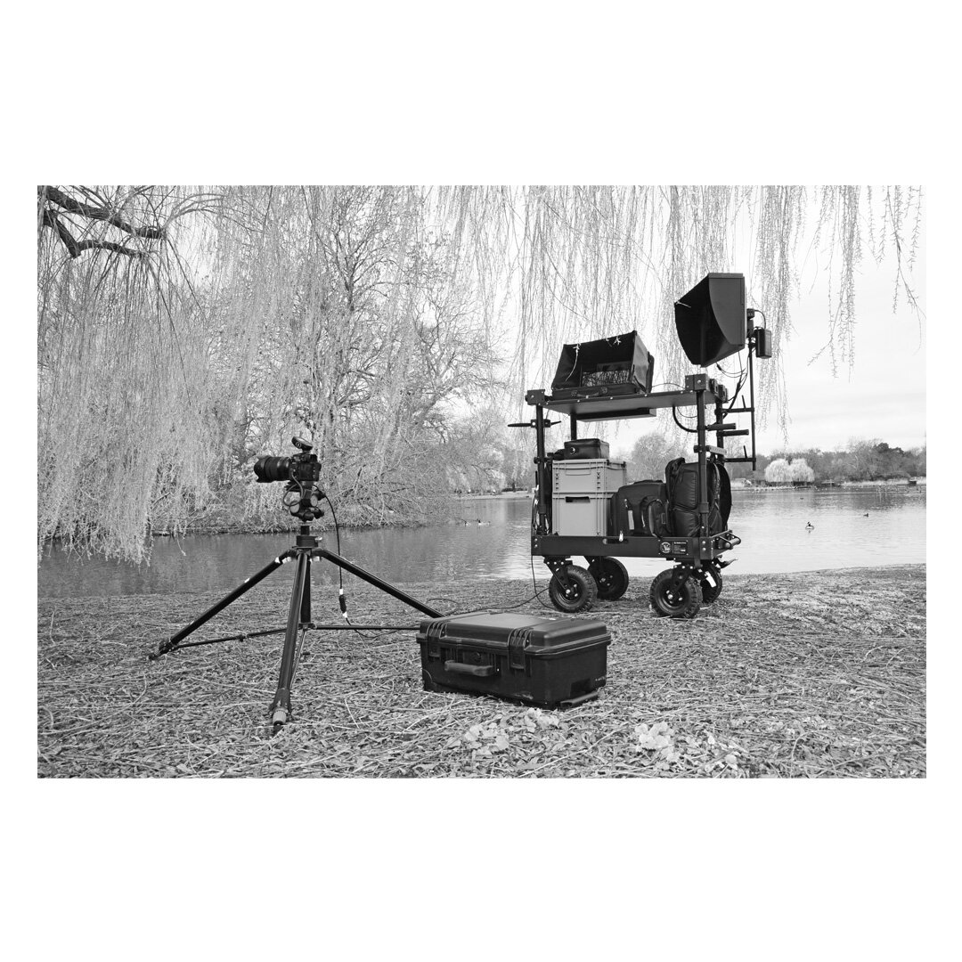 Nice little mobile setup in Regents Park recently. Fully wireless and fully mobile
.
.
.
#digitaloperator #digitech #digiop #digitaltech #beinovativ #inovativcarts #voyager36 #photoassistant #famousbtsmag #digitalcapture #eizomonitor #cartsofinstagra