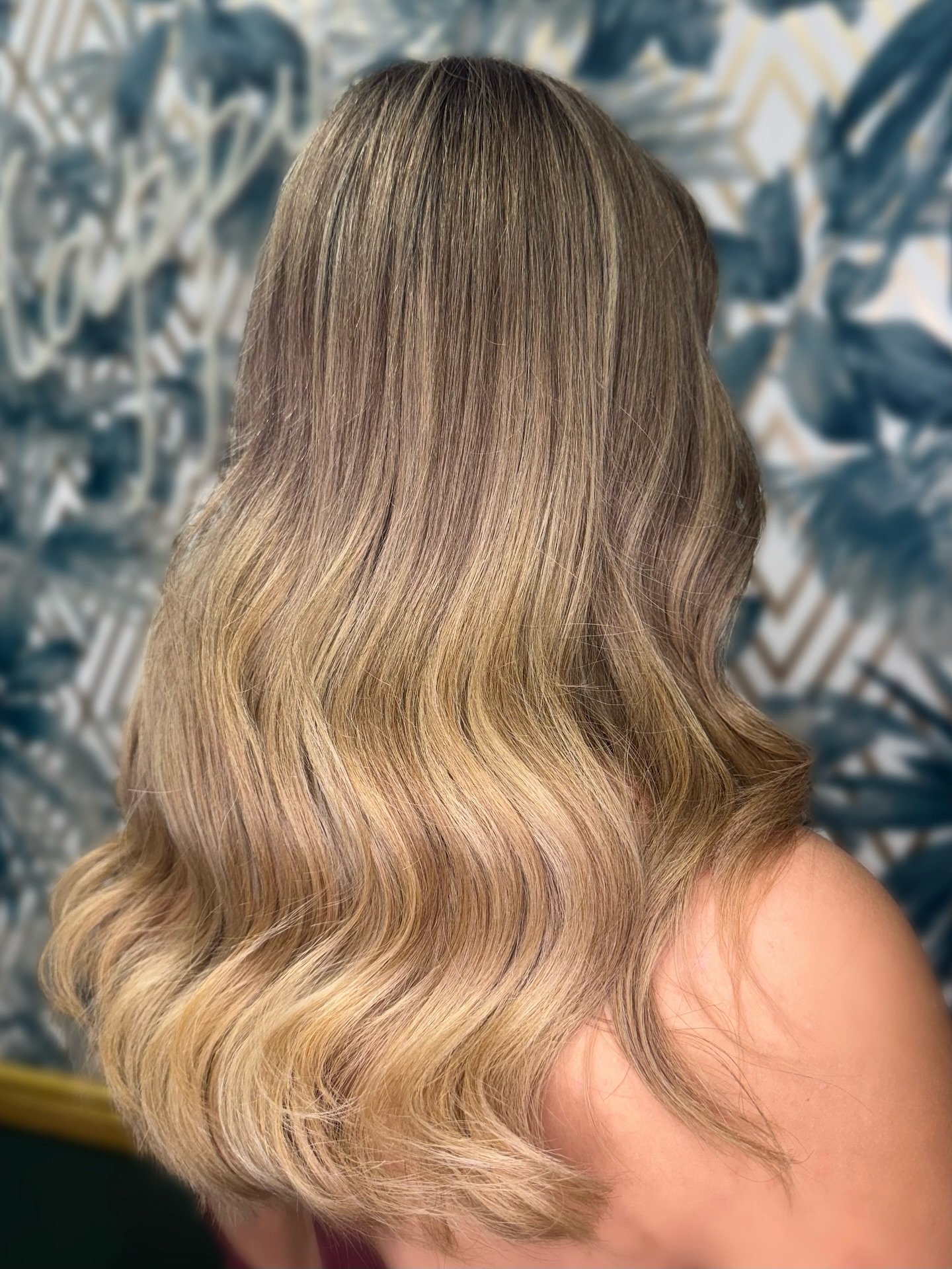 Bright, blended, beautiful💛 from highlights to balayage💆🏼&zwj;♀️

#blondehairinspo #balayage #pettswood #hairsalon #blondebombshell