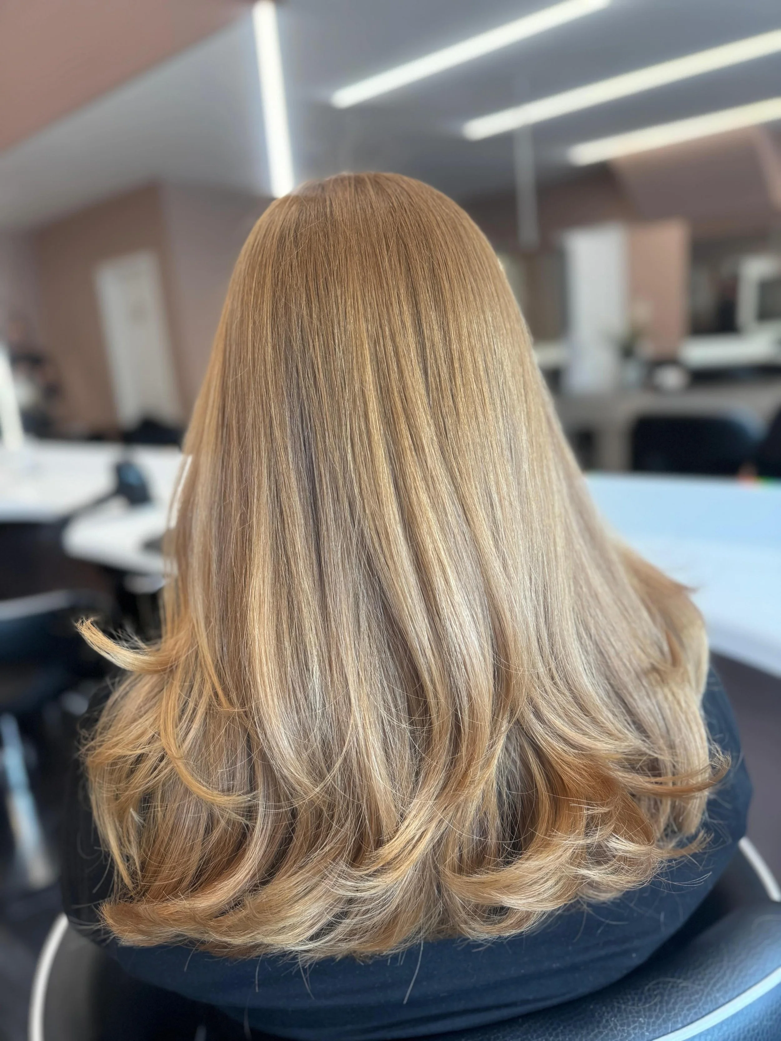 Snip snip, glow up complete ✨💇&zwj;♀️

This lovely cut &amp; blowdry created by our manager emily🙌
#pettswood #hairinspo #fyp