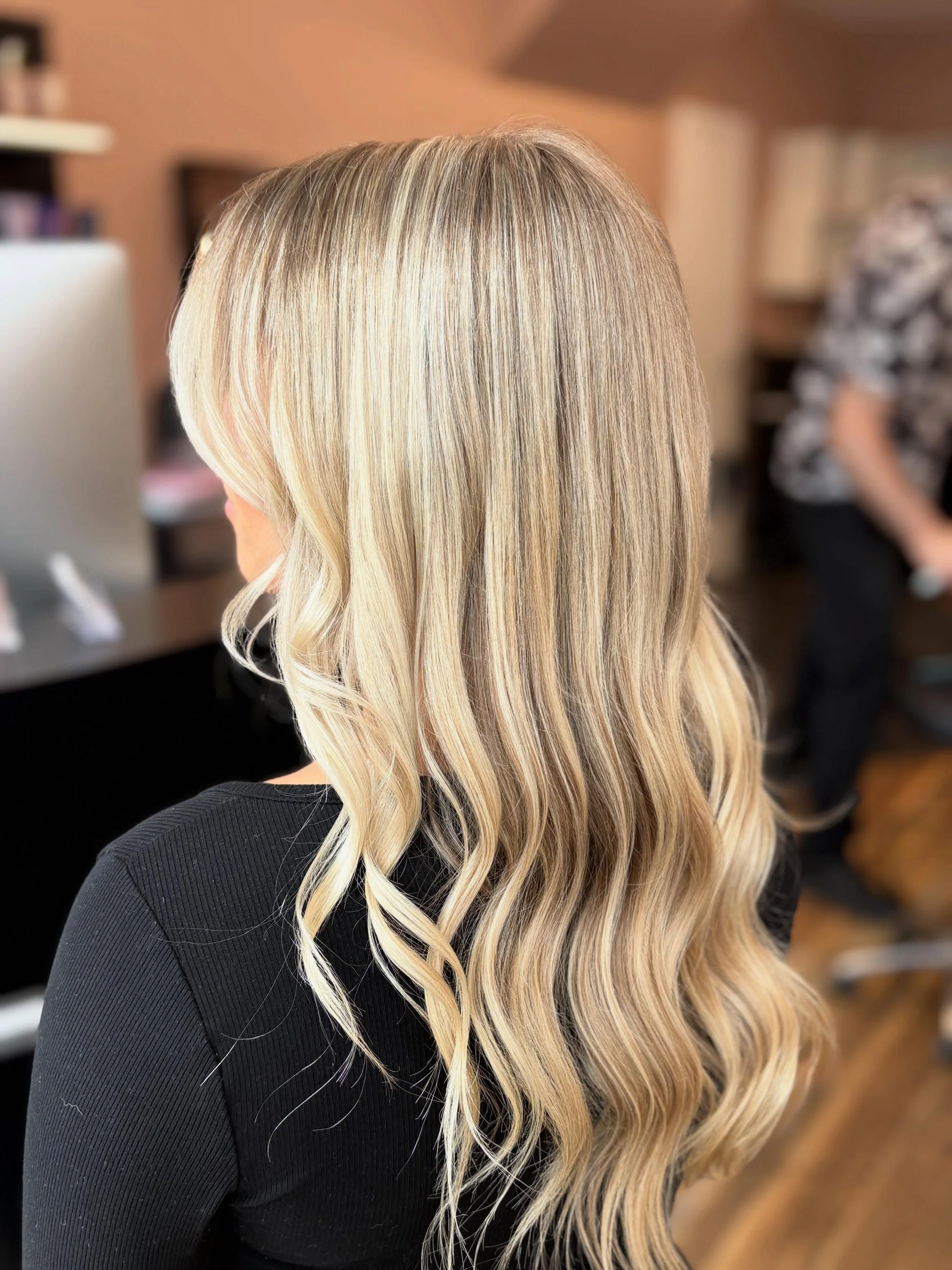 Bright, soft, and effortless 🤍✨

&bull;half head highlights 
&bull;toner
&bull;cut &amp; blowdry 
Created by our stylist Summer🩷

#fyp #blonde #pettswood
