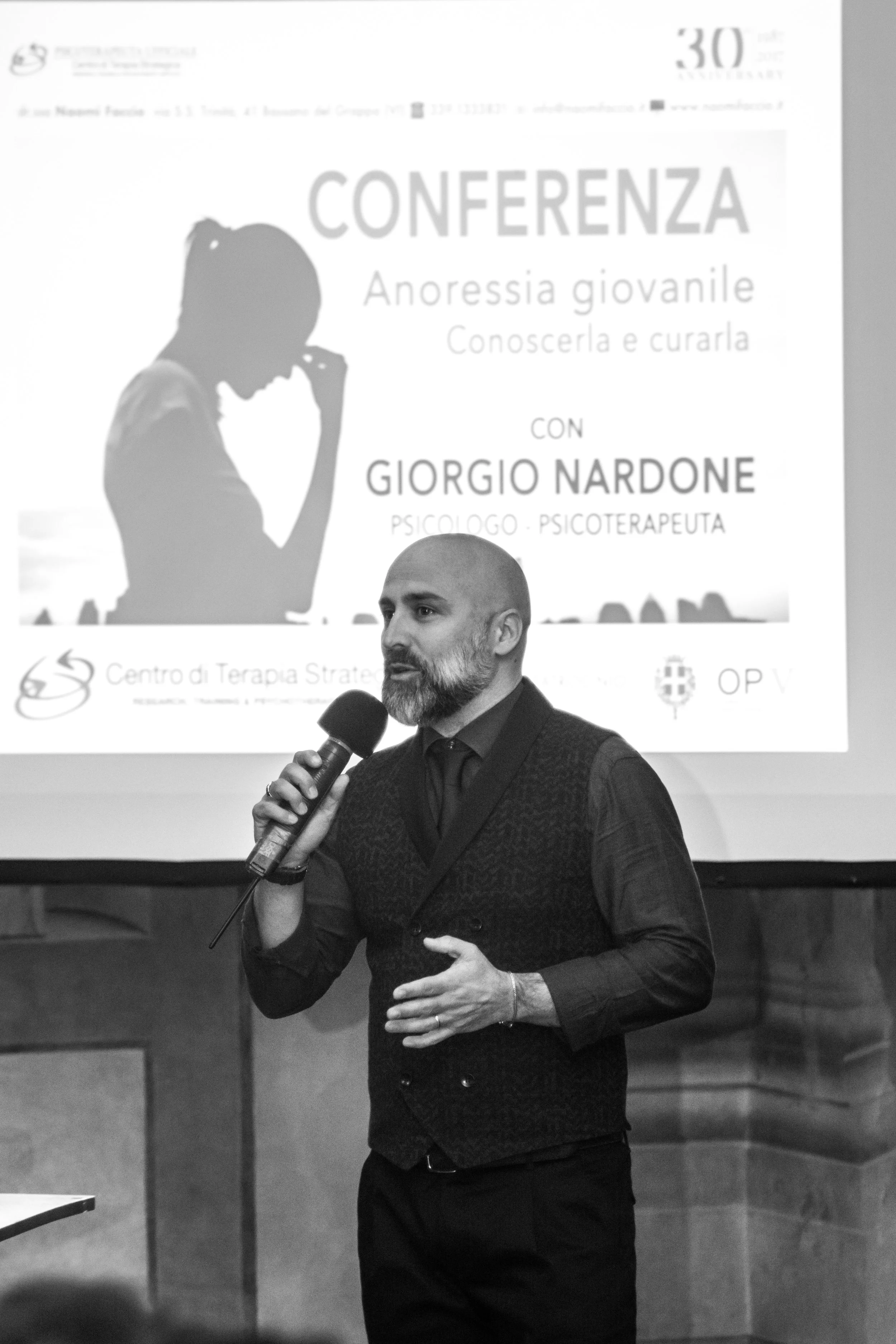 Il dr. Pagliai Marco alla Conferenza: ANORESSIA GIOVANILE Conoscerla e curarla (21 gennaio 2018, Vicenza)