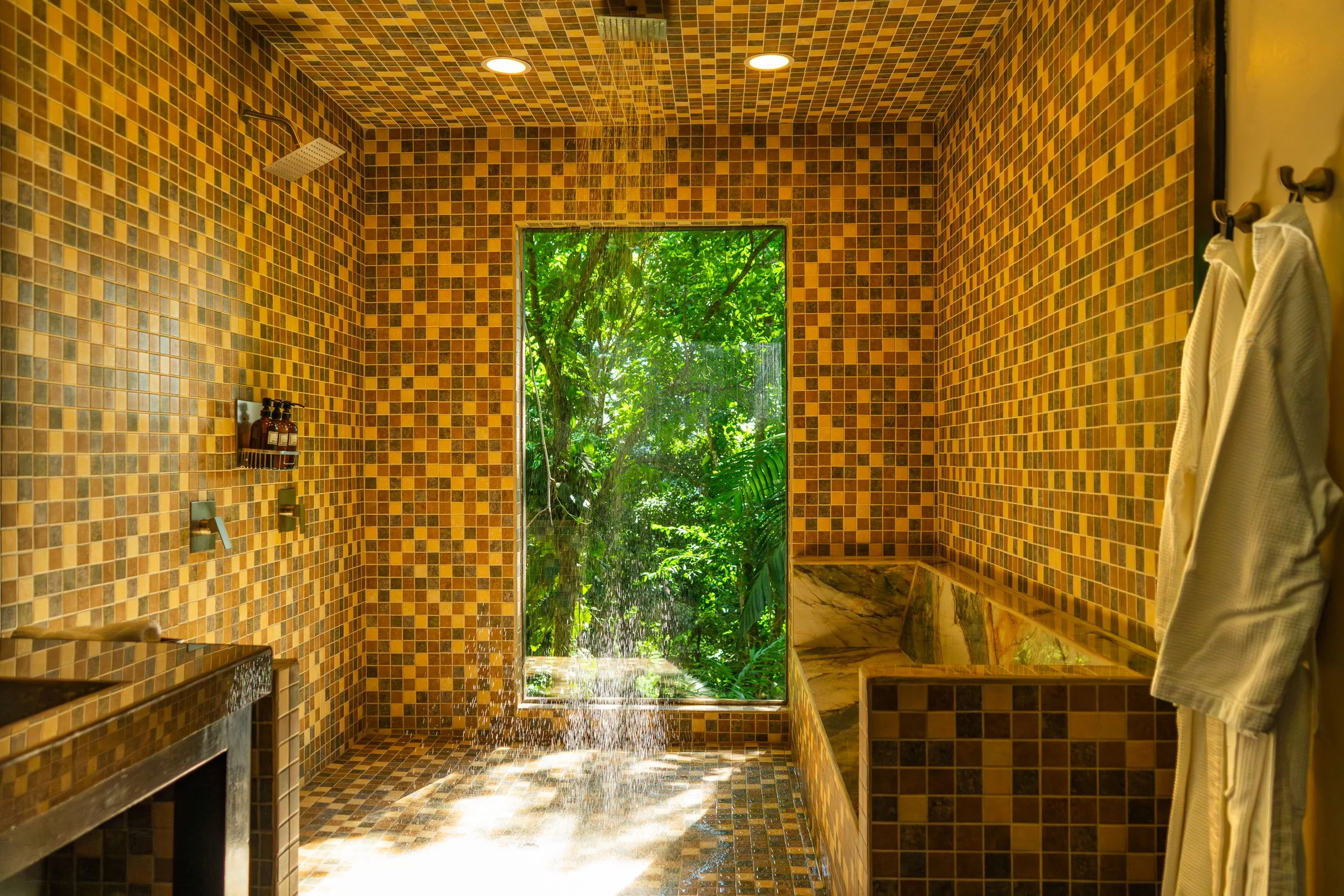 CTL - Rooms - Jungle Suites (Bathroom).jpg