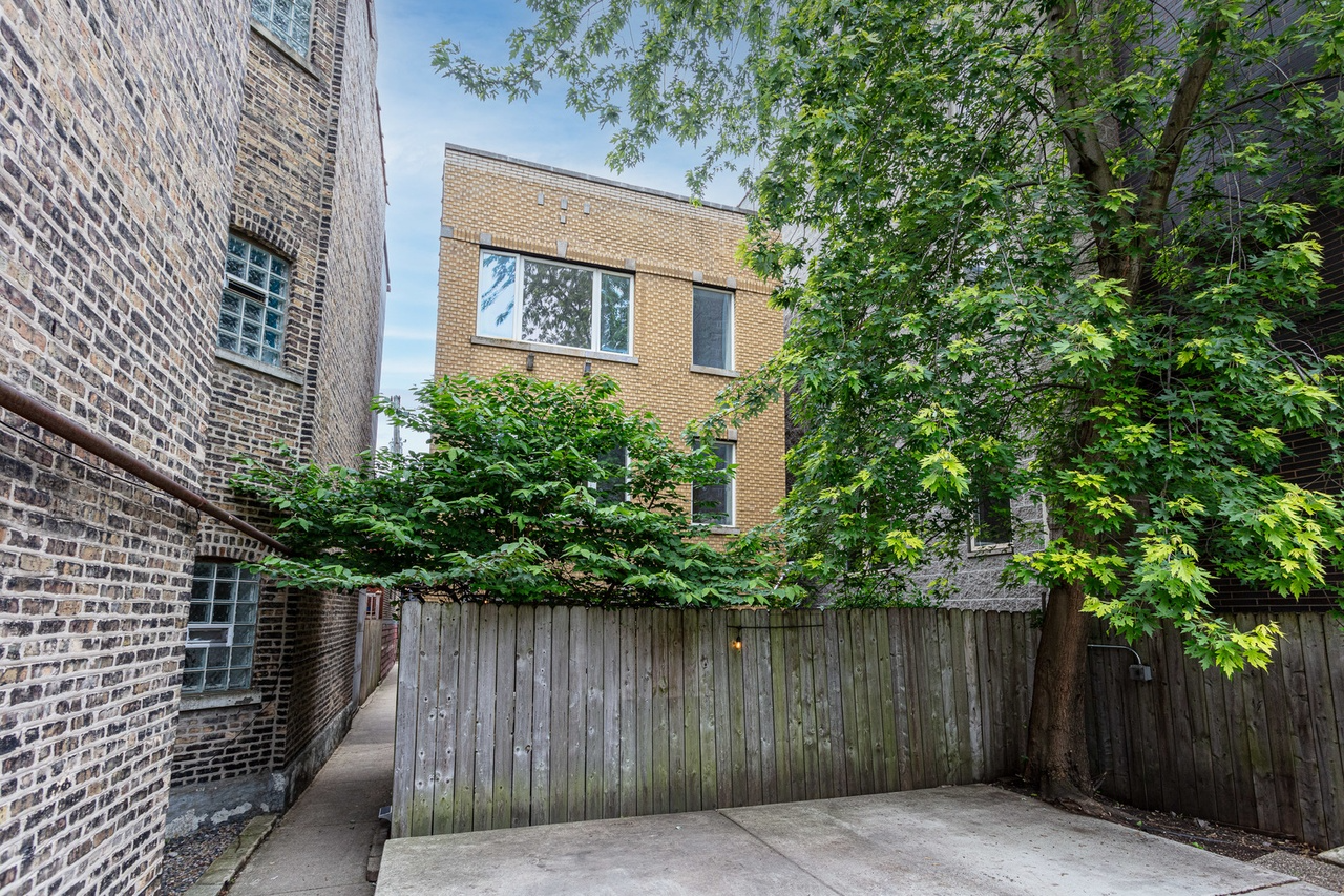 2647 W Cortez St, Chicago, IL 60622