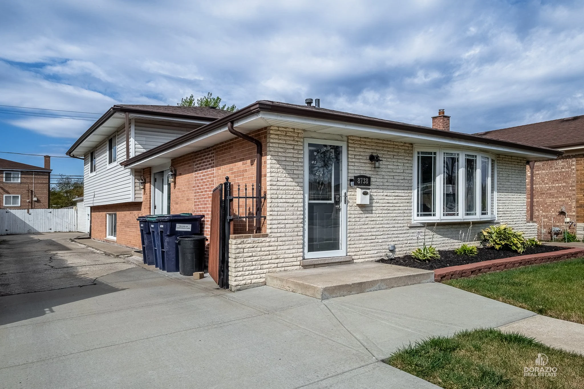 8738 S Troy Ave, Evergreen Park, IL 60805