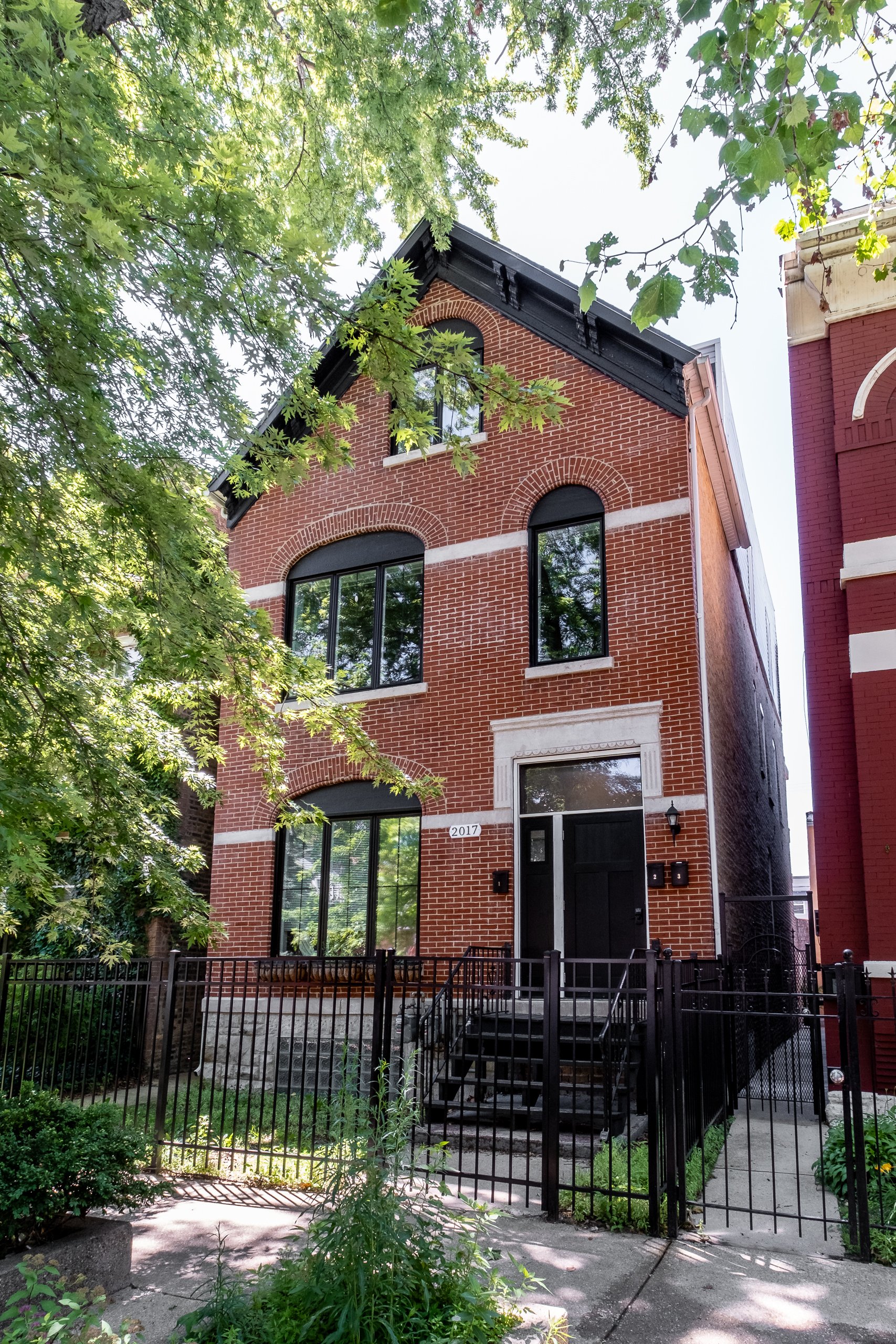 2017 W Huron St, Chicago, IL 60612