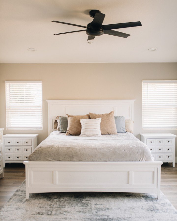 Neutral done right in the bedroom. 🤍✨

Swipe to see the before&mdash;once dark and heavy, this space felt more dated than dreamy.

A few intentional tweaks made all the difference: a fresh coat of warm beige paint, simplified furniture, and soft lay