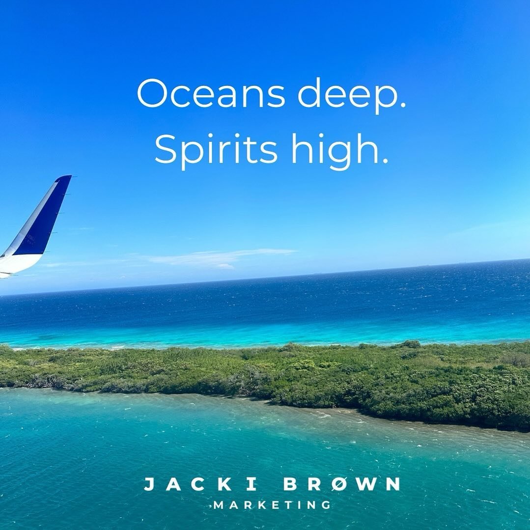 Oceans deep. Spirits high. A little #motivationmonday from the skies&hellip; since I don&rsquo;t know about you, but I work to travel 😍

#travelphotography #traveltech #traveltechnology #fromthesky