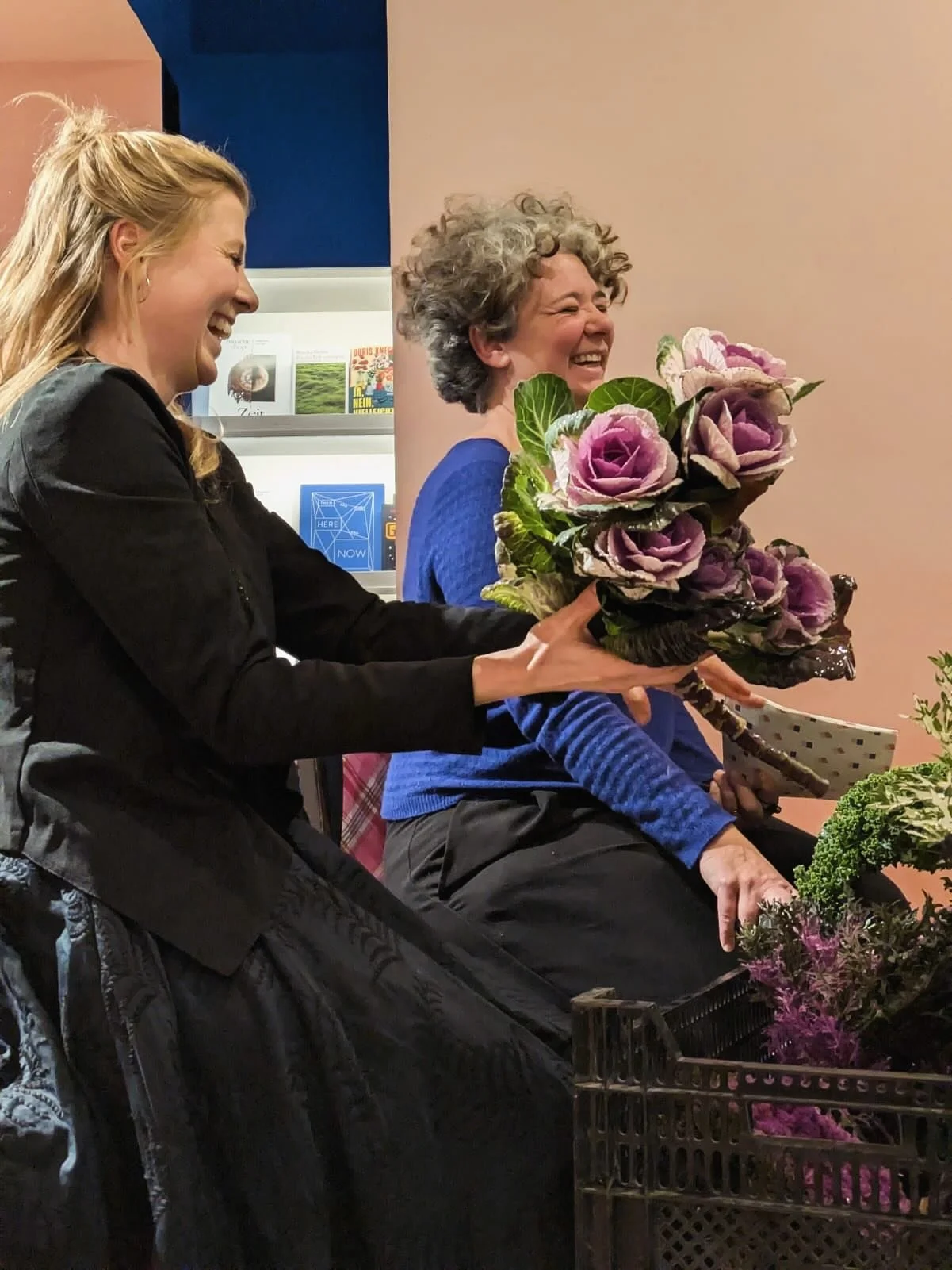 Ap&eacute;ro nr.39 mit Sarah Schmolm&uuml;ller von Dirndl am Feld! So erfrischend! Danke Sarah f&uuml;r deine ansteckende Begeisterung und f&uuml;r die sch&ouml;nen Gem&uuml;se :-)
Sonntag 30.11. kann man Sarah in Kircherg am Wagram beim Advent Fest 