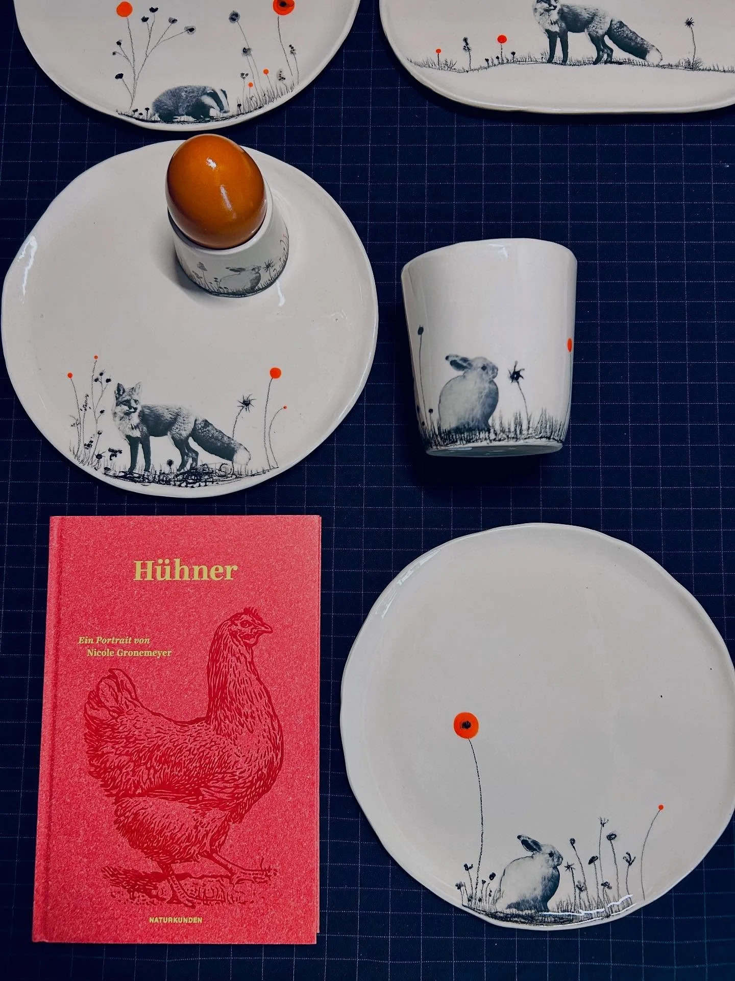 B&uuml;cher treffen Handwerkskunst: Im musette shop werden Themen im Dialog verschiedener Perspektiven erfahrbar.
Aktuell: &bdquo;Staunen in der Wissenschaft&ldquo;, mitkuratiert von Mikrobiologin Christa Schleper. Noch bis 18.04.