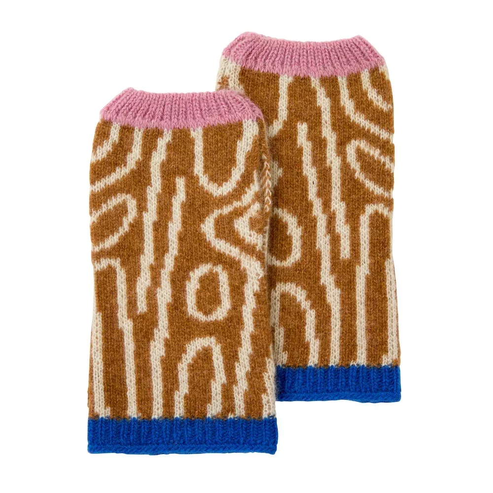 Accessories_WoolywoodWristwarmers_C1_AW25_LoRes.jpg.webp