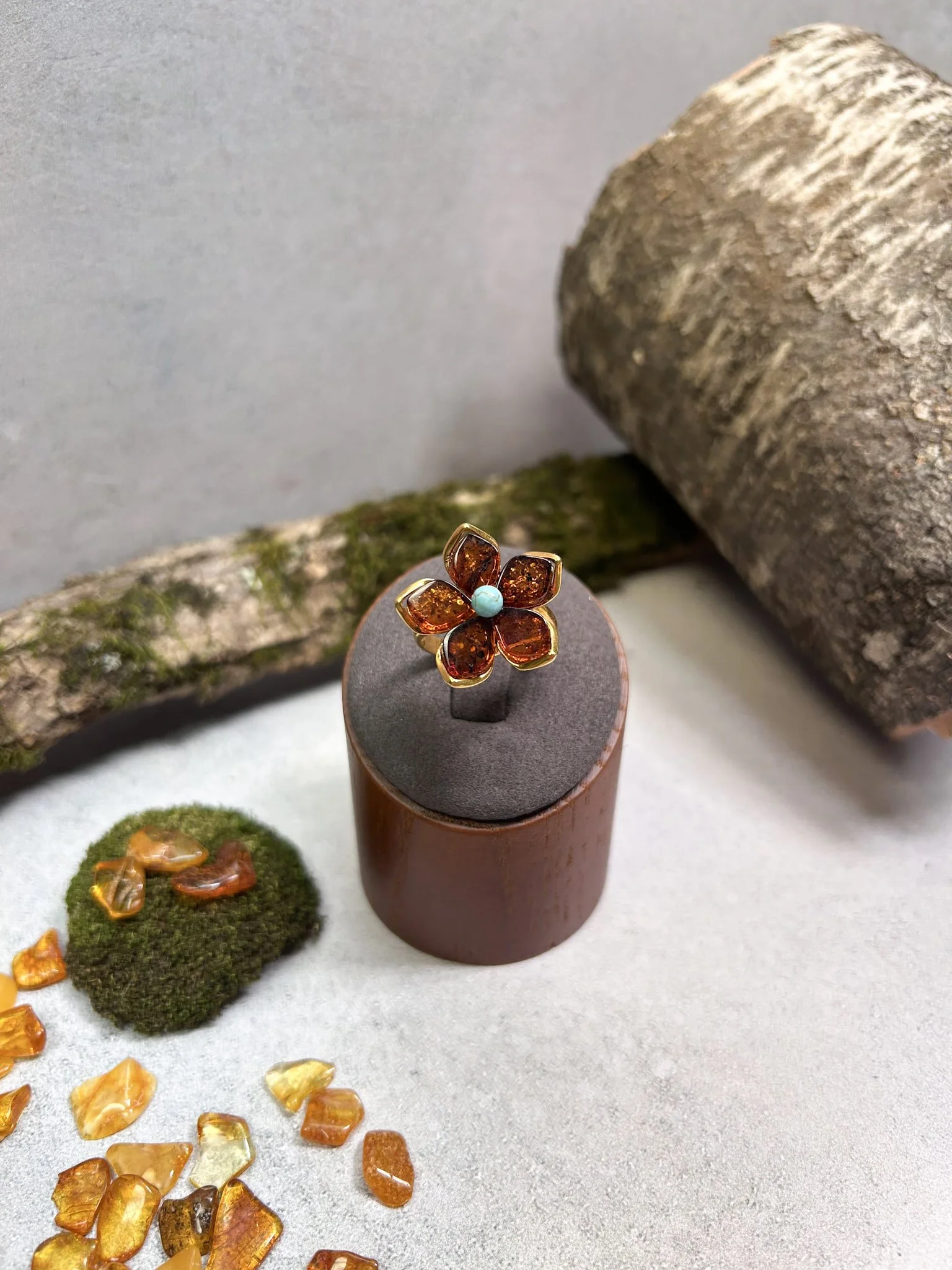Bluebell | Gold-Plated Sterling Silver Cognac Baltic Amber Flower Ring with a Turquoise