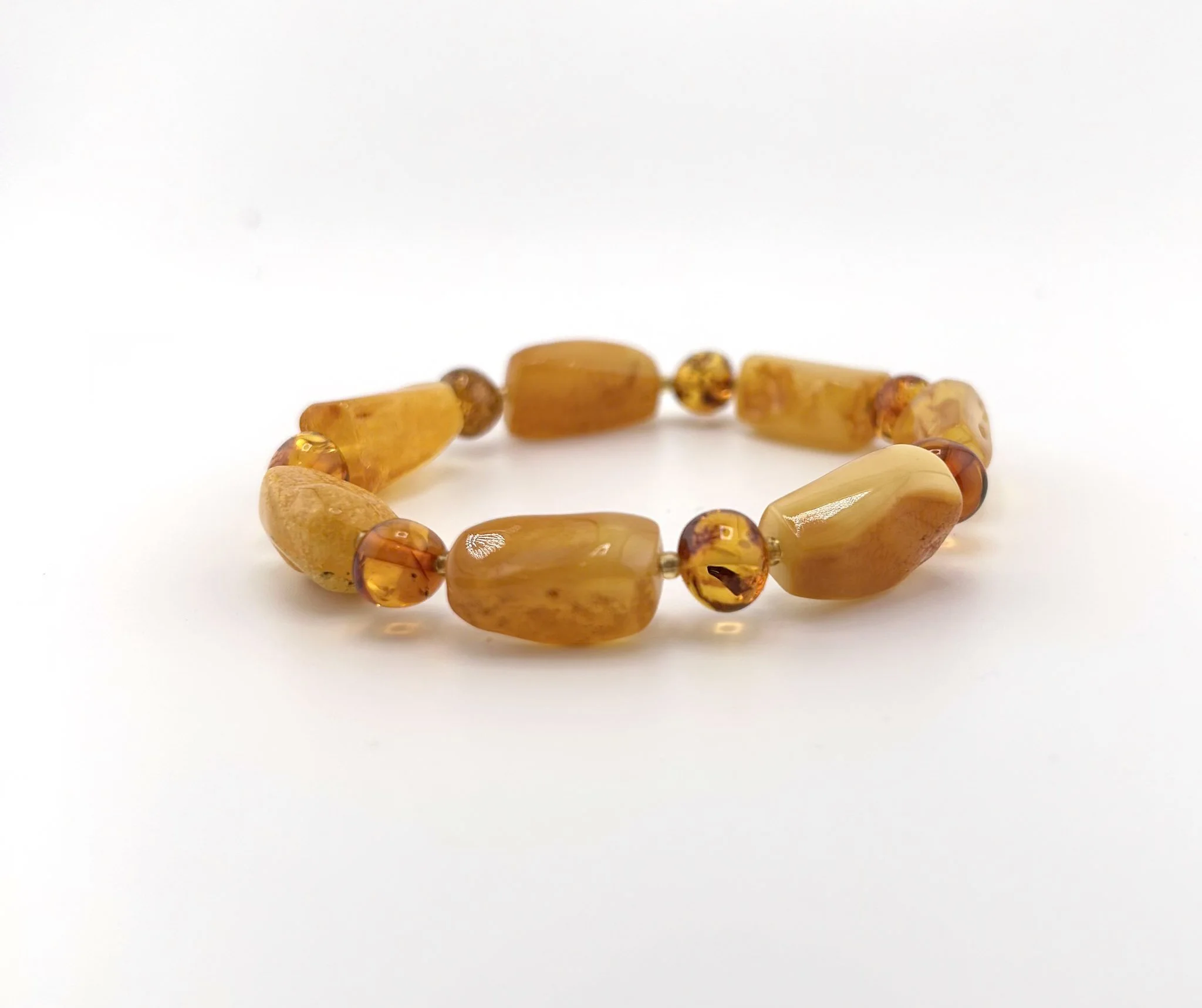 Amber bracelet with unheated rectangular beads