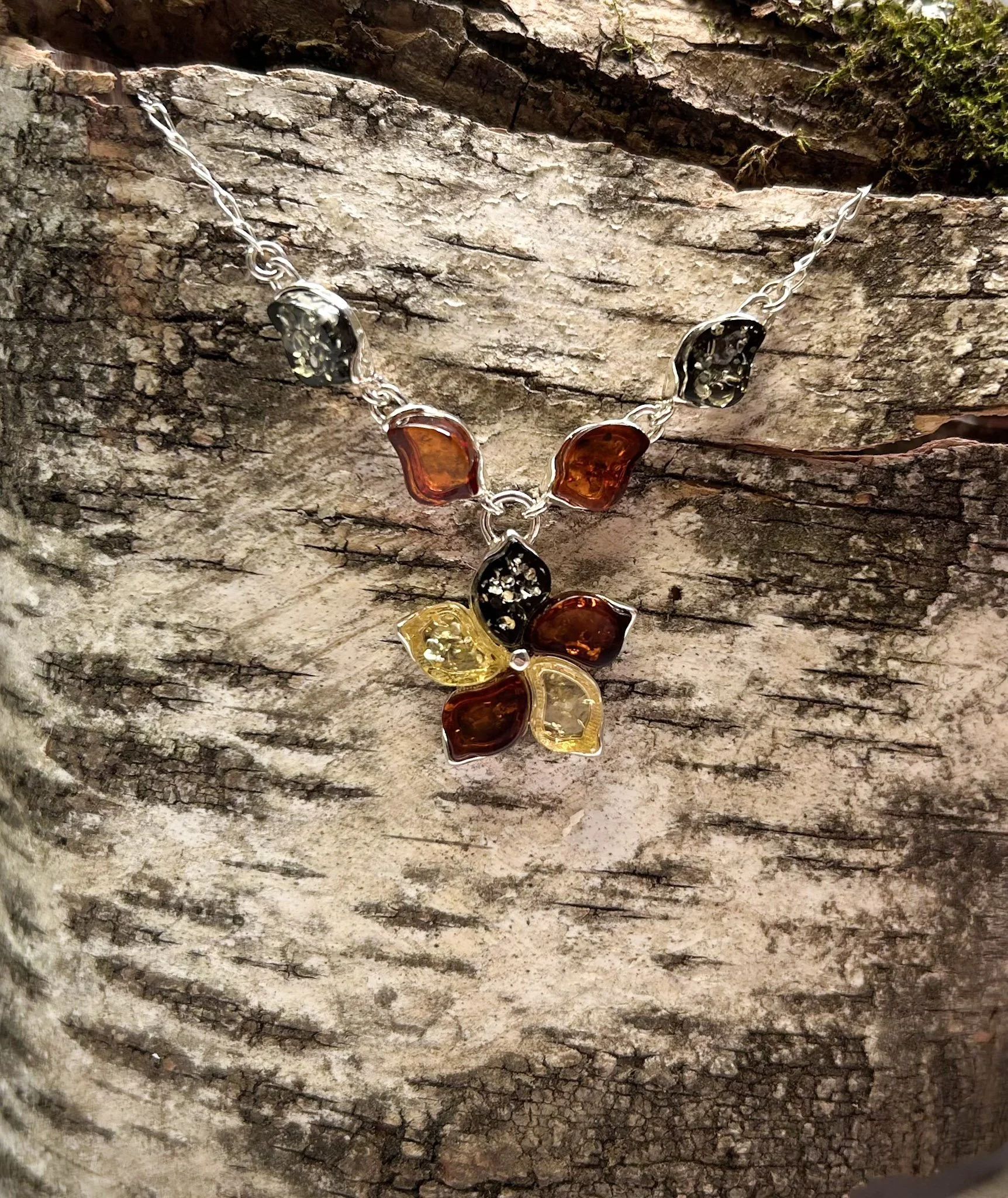 Primrose | Sterling Silver Multicolor Baltic Amber Flower Necklace