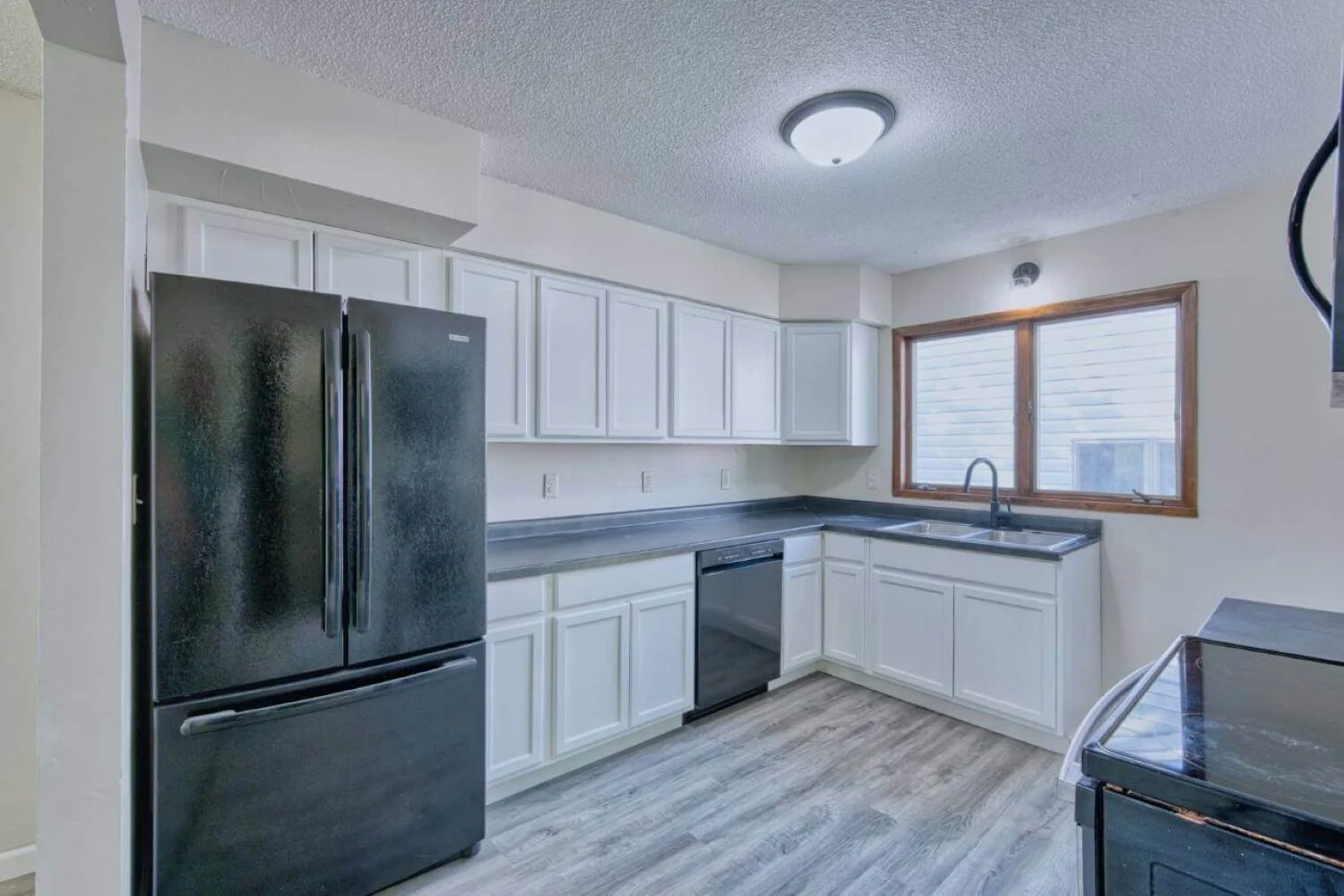 14 E 4th Ave S, Aurora MN