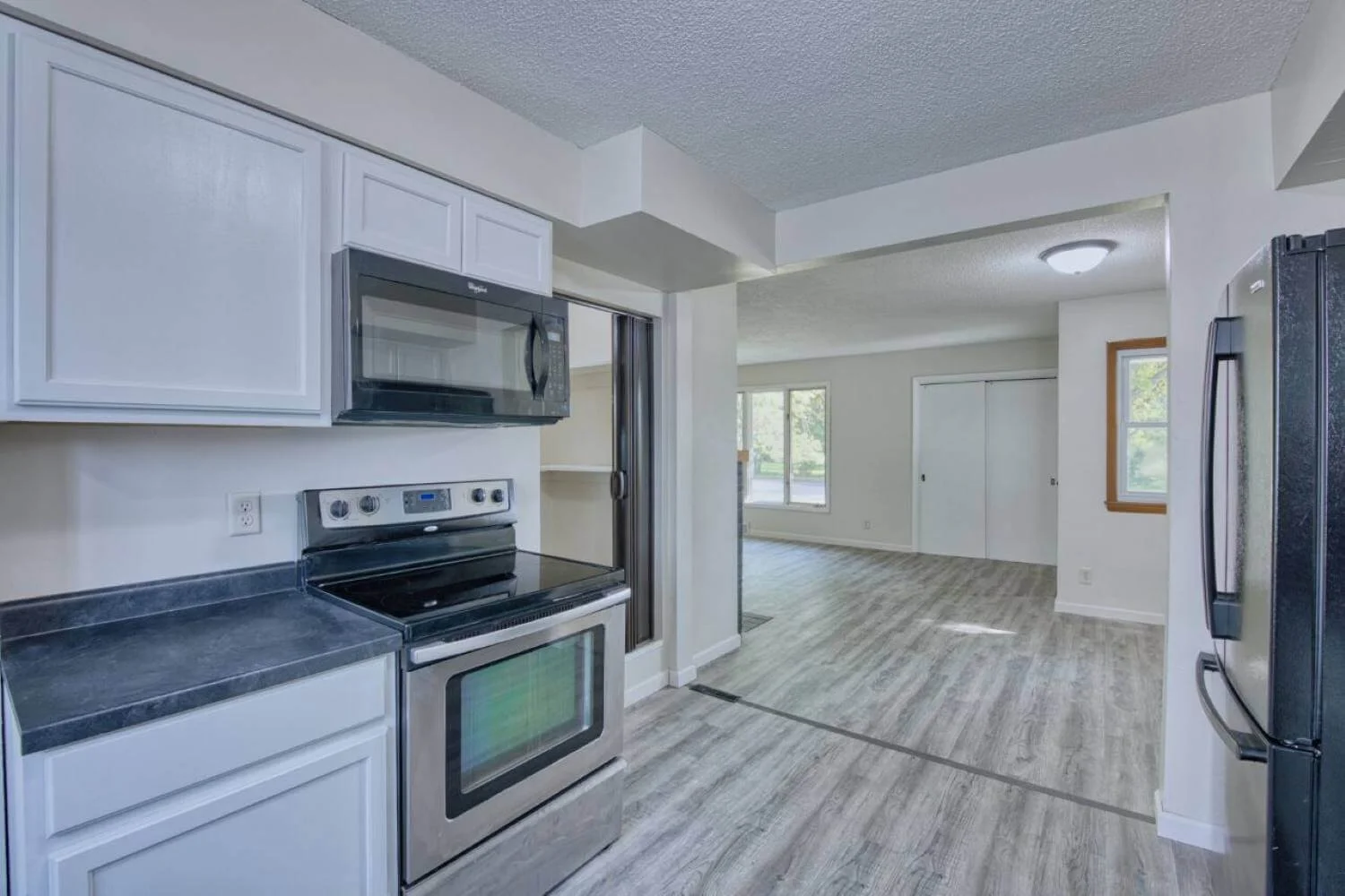 14 E 4th Ave S, Aurora MN