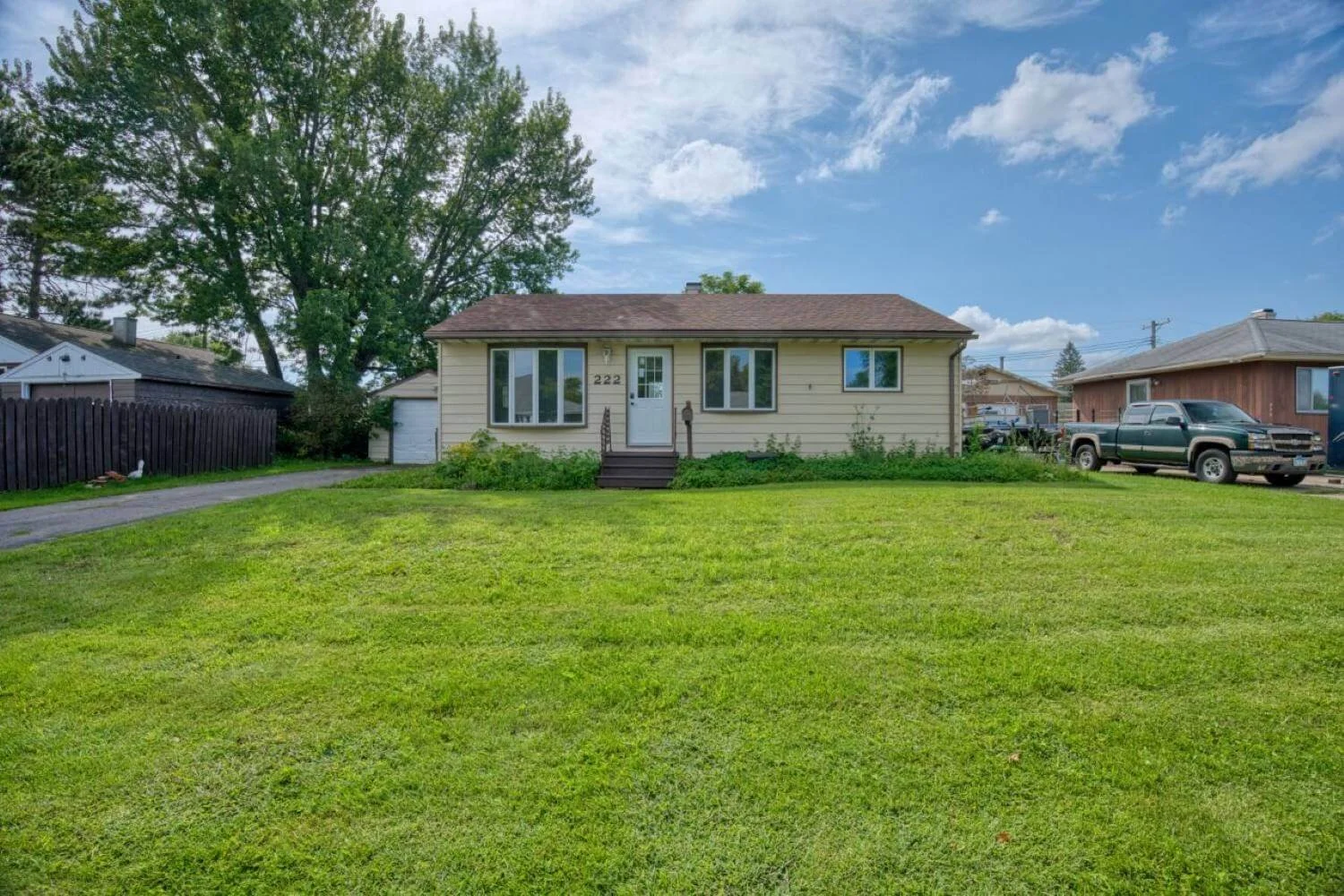 222 Arlington Rd, Hoyt Lakes, MN
